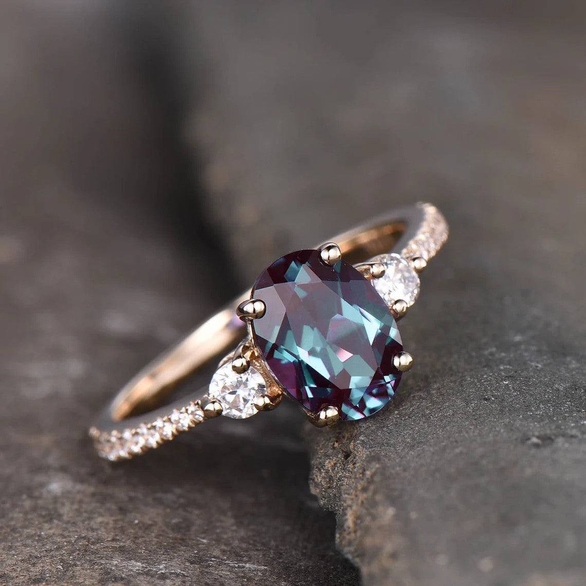 Three Stone Color Changing Lab-Created Oval Alexandrite Engagement Ring for Women – Perfect for Proposals, Weddings & Anniversary Gifts