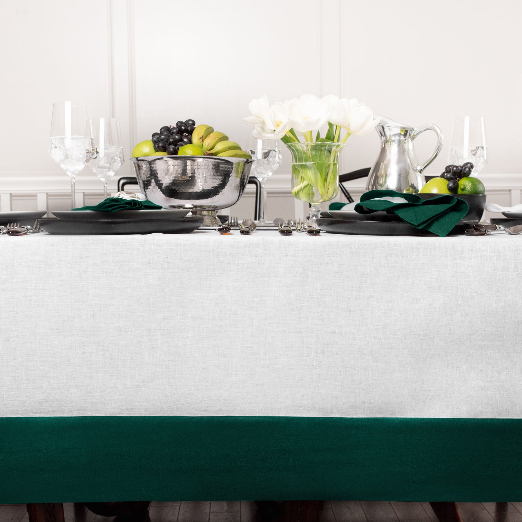Stylish Contempo Tablecloth for Dining & Parties - Waterproof & Wrinkle-Free - Perfect for Home, Restaurants & Events