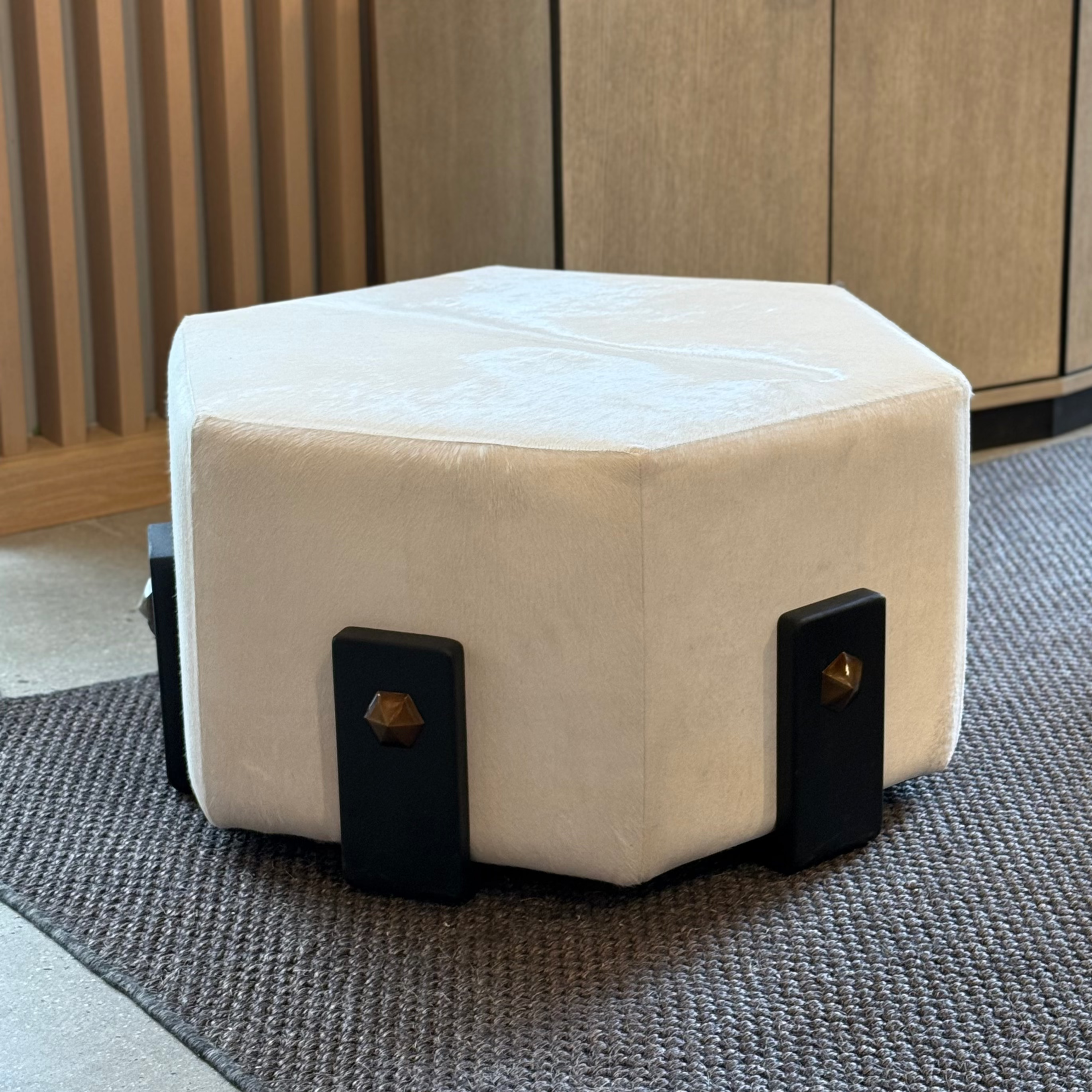 Ivonne White Faux Hair Ottoman Stool - Soft and Luxurious Footrest for Living Room, Bedroom, or Nursery - Perfect for Relaxing and Adding Elegance to Your Home Decor