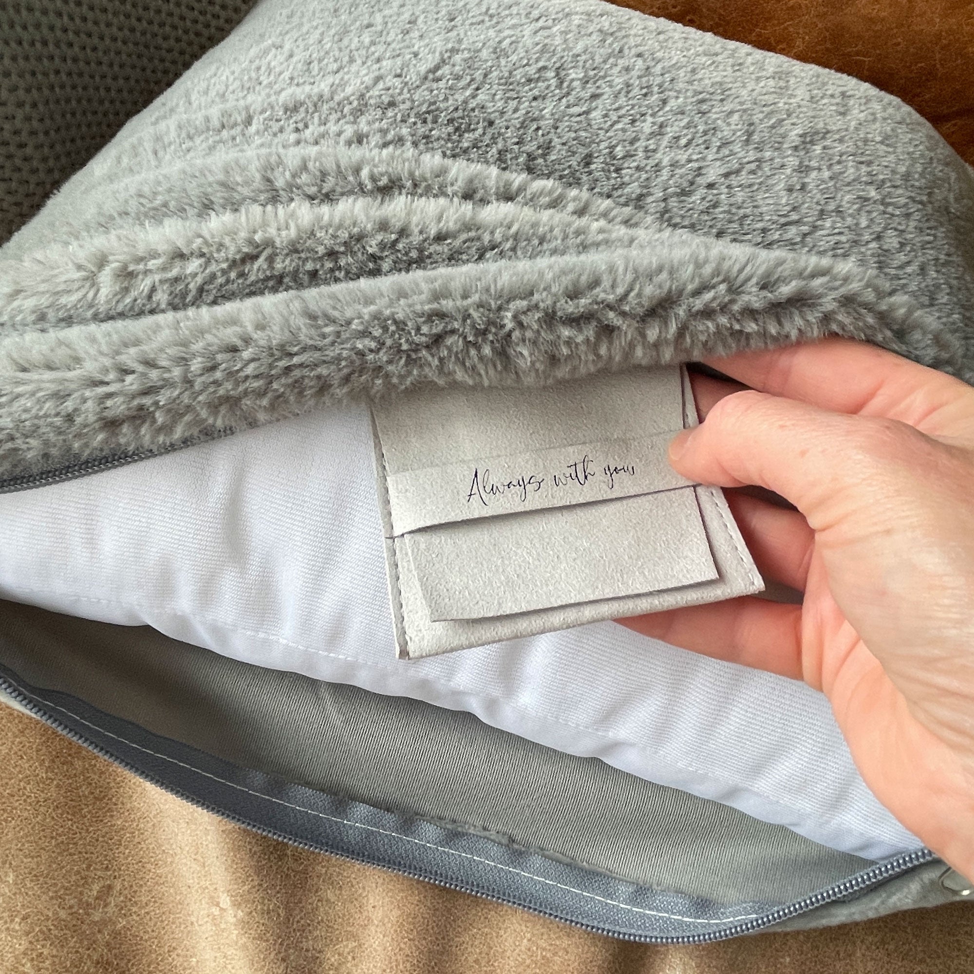 Personalized Pet Memorial Cushion with Photo - Faux Fur Keepsake for Ashes - Comforting Pet Loss Gift for Dog & Cat Owners - Perfect for Home Memorials & Healing