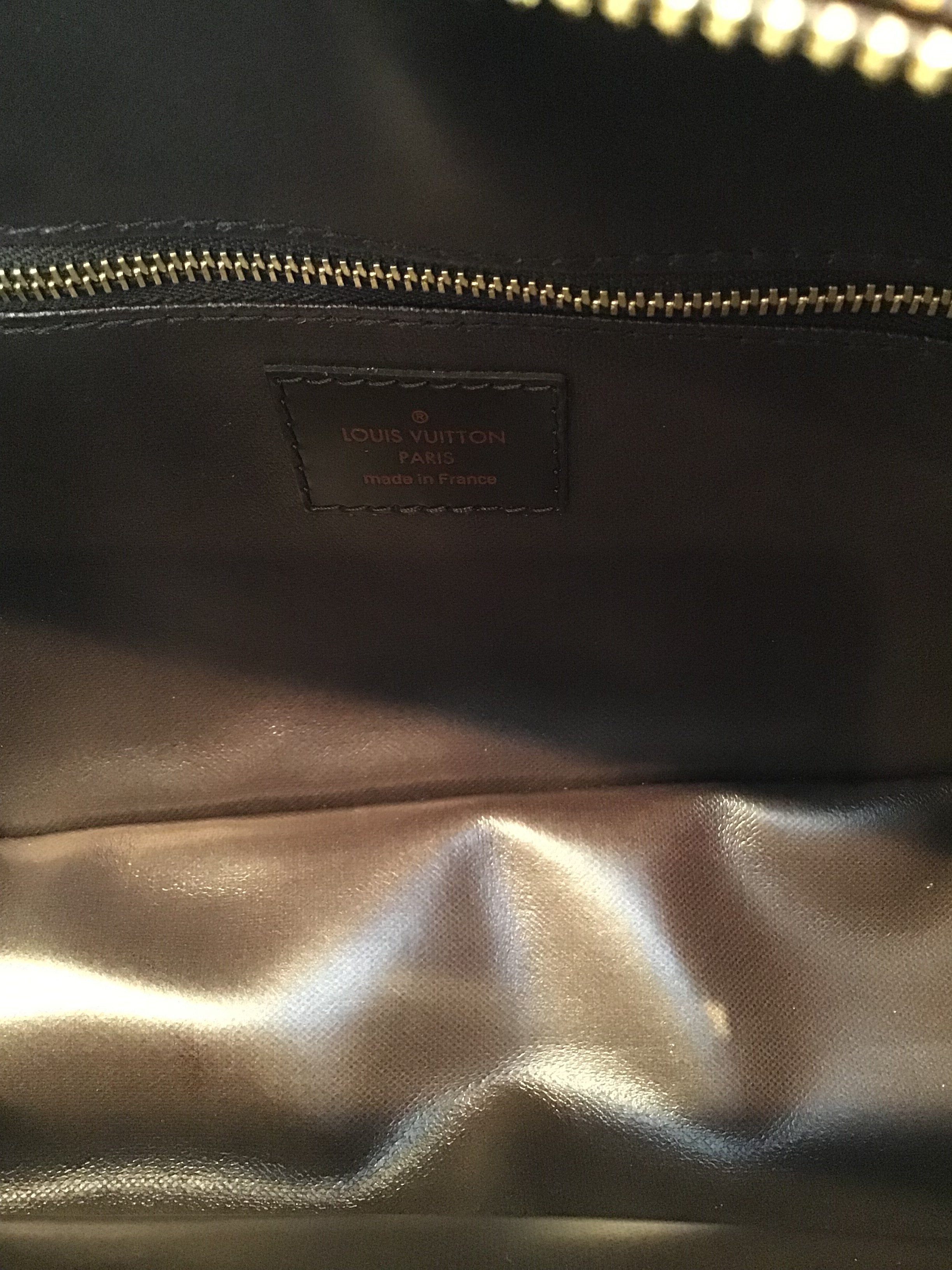 Louis Vuitton Damier Ebene Toiletry Case 25 - Travel Cosmetic Bag for Women & Men | Perfect for Makeup, Skincare & Travel Essentials Organization