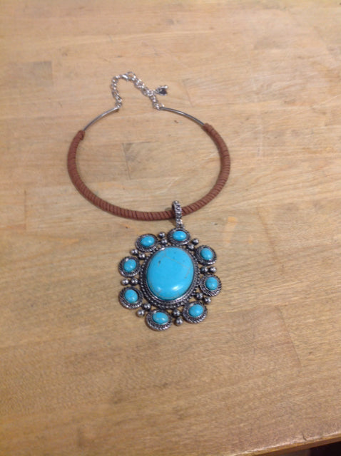 Silver Rope Turquoise Medallion Necklace for Women - Elegant Boho Jewelry for Everyday Wear, Parties & Special Occasions