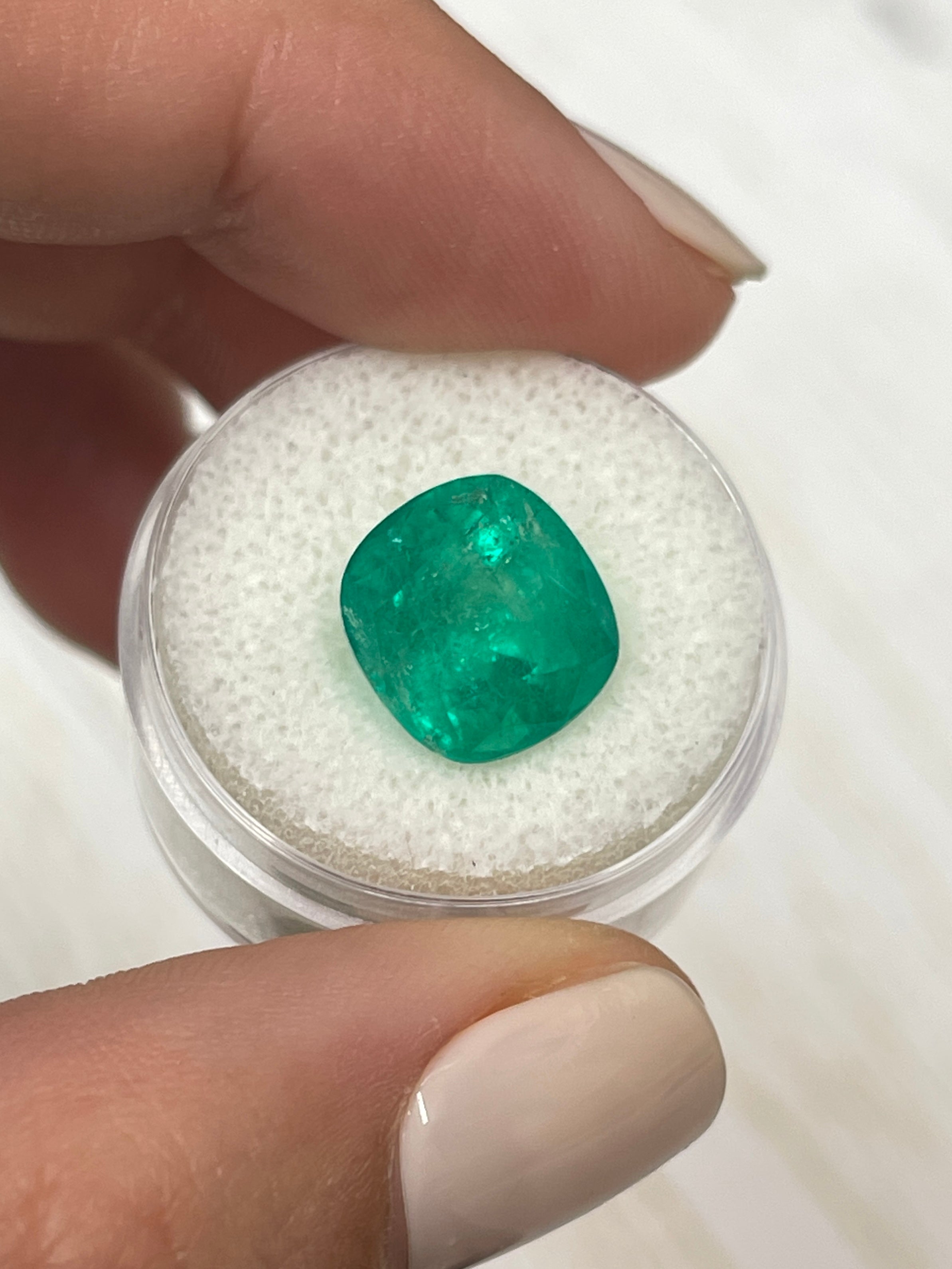 6.97 Carat Rich Green Natural Loose Colombian Emerald Cushion Cut Gemstone for Jewelry Making, Engagement Rings & Luxury Gifts