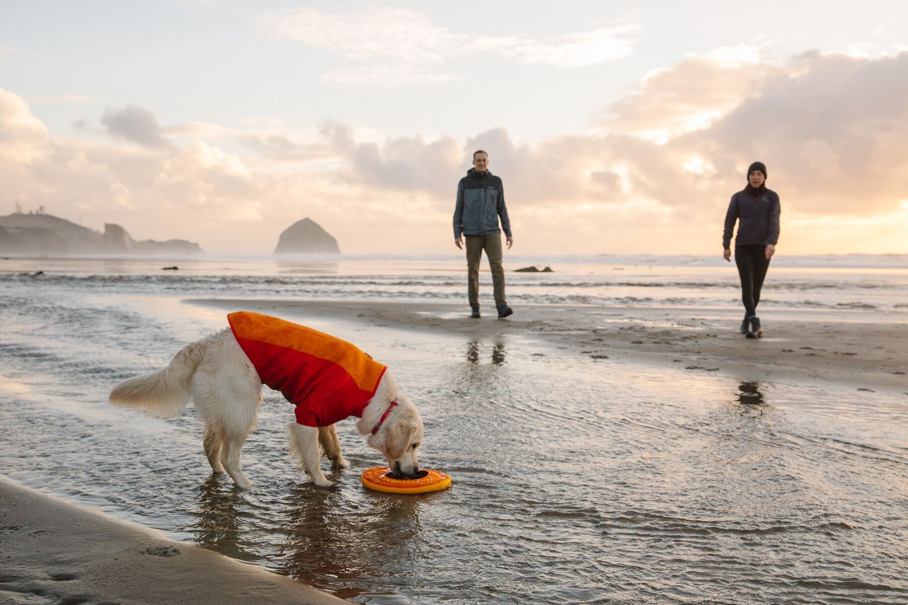 Ruffwear Hydro Plane™ Floating Dog Disc Toy - Tangelo Orange, Waterproof & Durable for Pool, Beach & Outdoor Play - Perfect for Fetch Games with Dogs