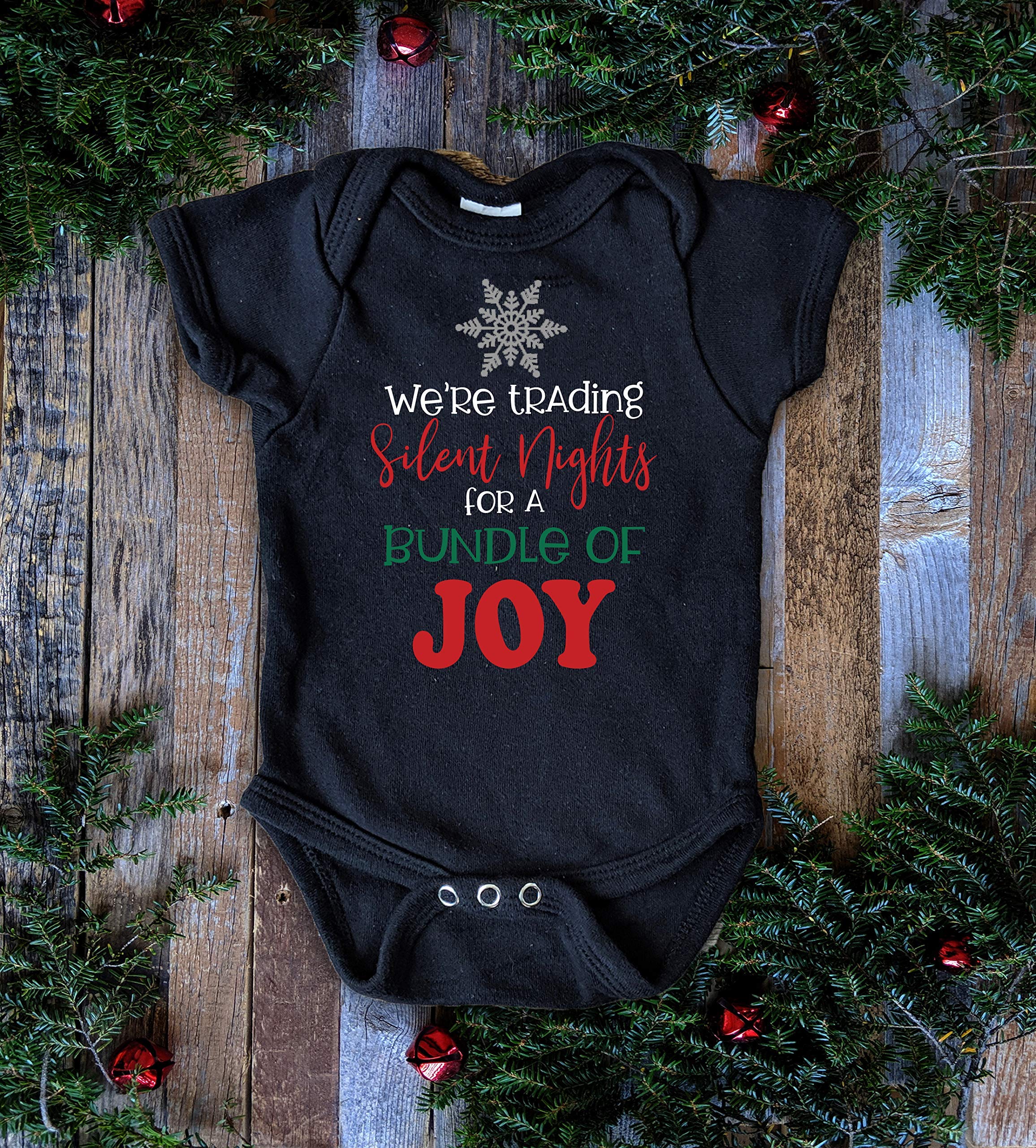 Christmas Pregnancy Announcement Onesie - Baby Reveal Gift for New Parents | Perfect for Holiday Family Photos & Gender Reveal Parties