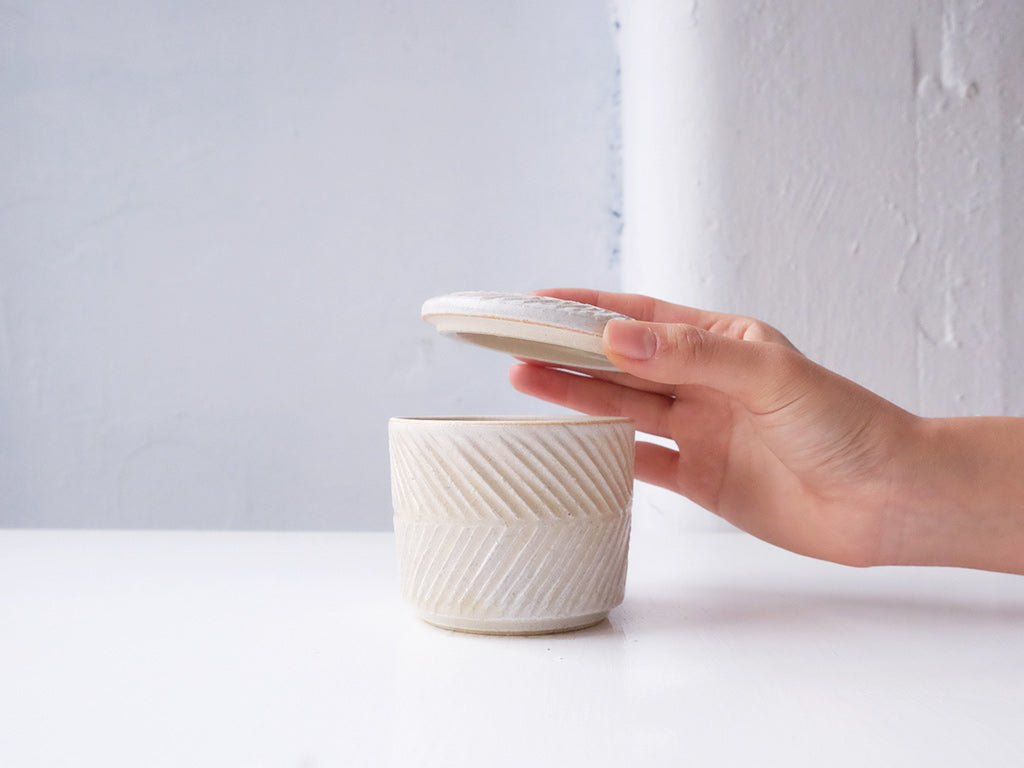 Mishio Suzuki Feather Patterned Ceramic Pot with Lid - Elegant Kitchen Storage for Spices, Sugar, Tea & Coffee | Perfect for Home Decor & Gift Giving