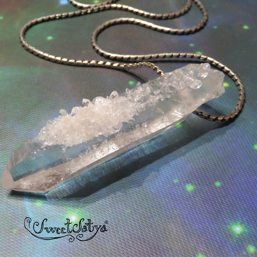 Natural Arkansas Clear Quartz Pendant Necklace - Healing Crystal Jewelry for Meditation, Energy Cleansing & Spiritual Protection