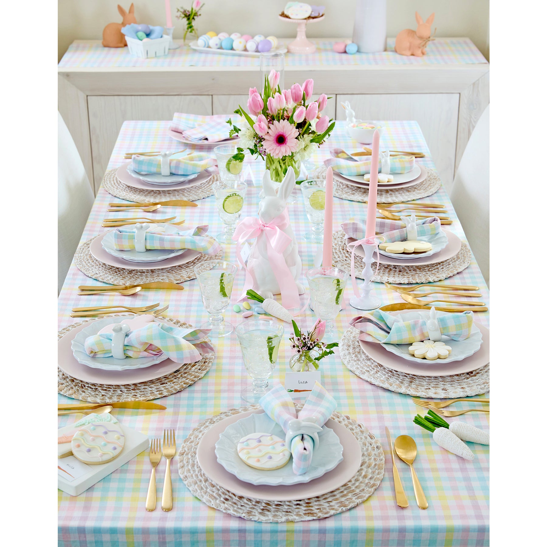 Stylish Red and White Checkered Gingham Tablecloth - Perfect for Picnics, BBQs, and Outdoor Dining