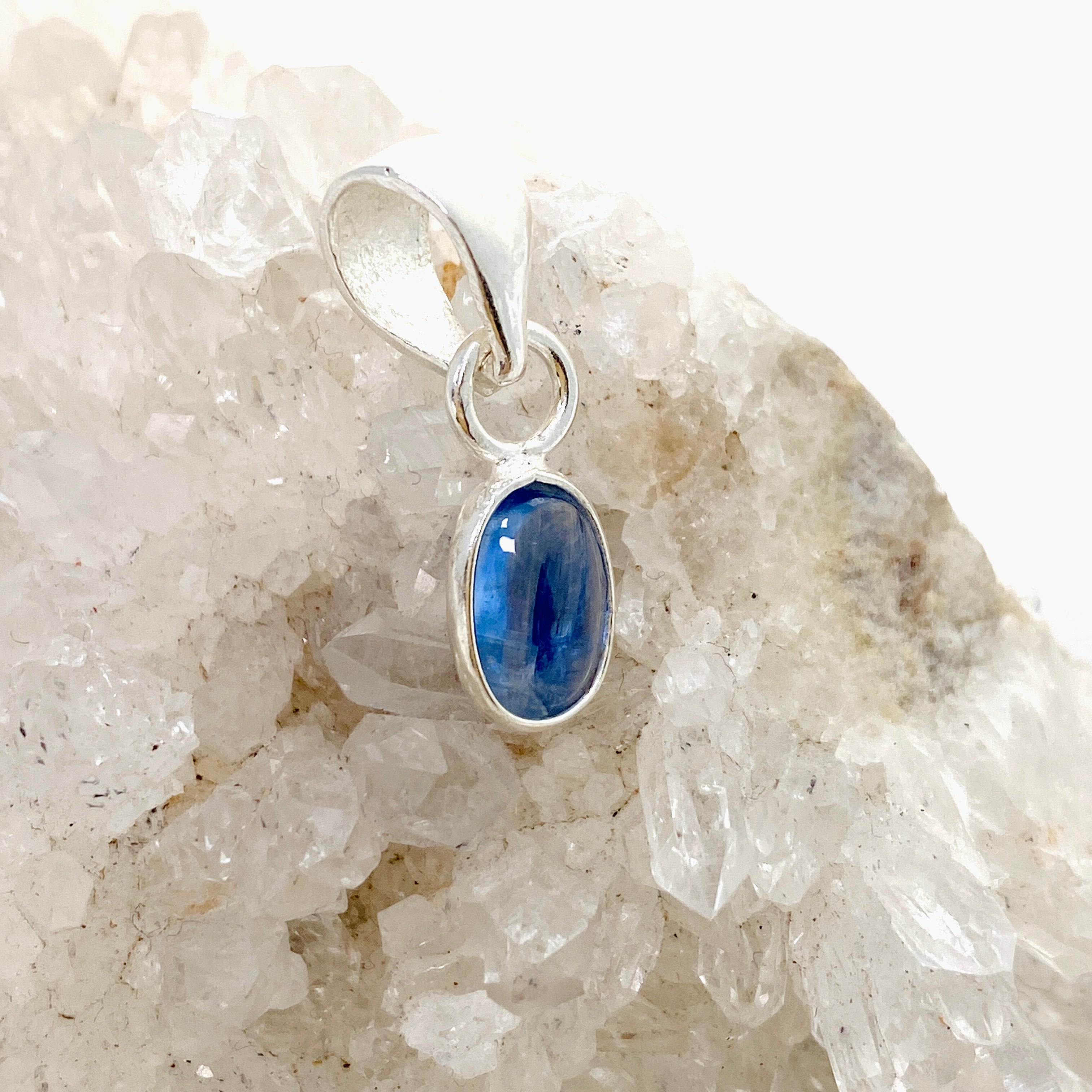 Natural Blue Kyanite Oval Cabochon Pendant Necklace KPGJ4615 - Perfect for Meditation, Energy Healing & Spiritual Jewelry Gifts