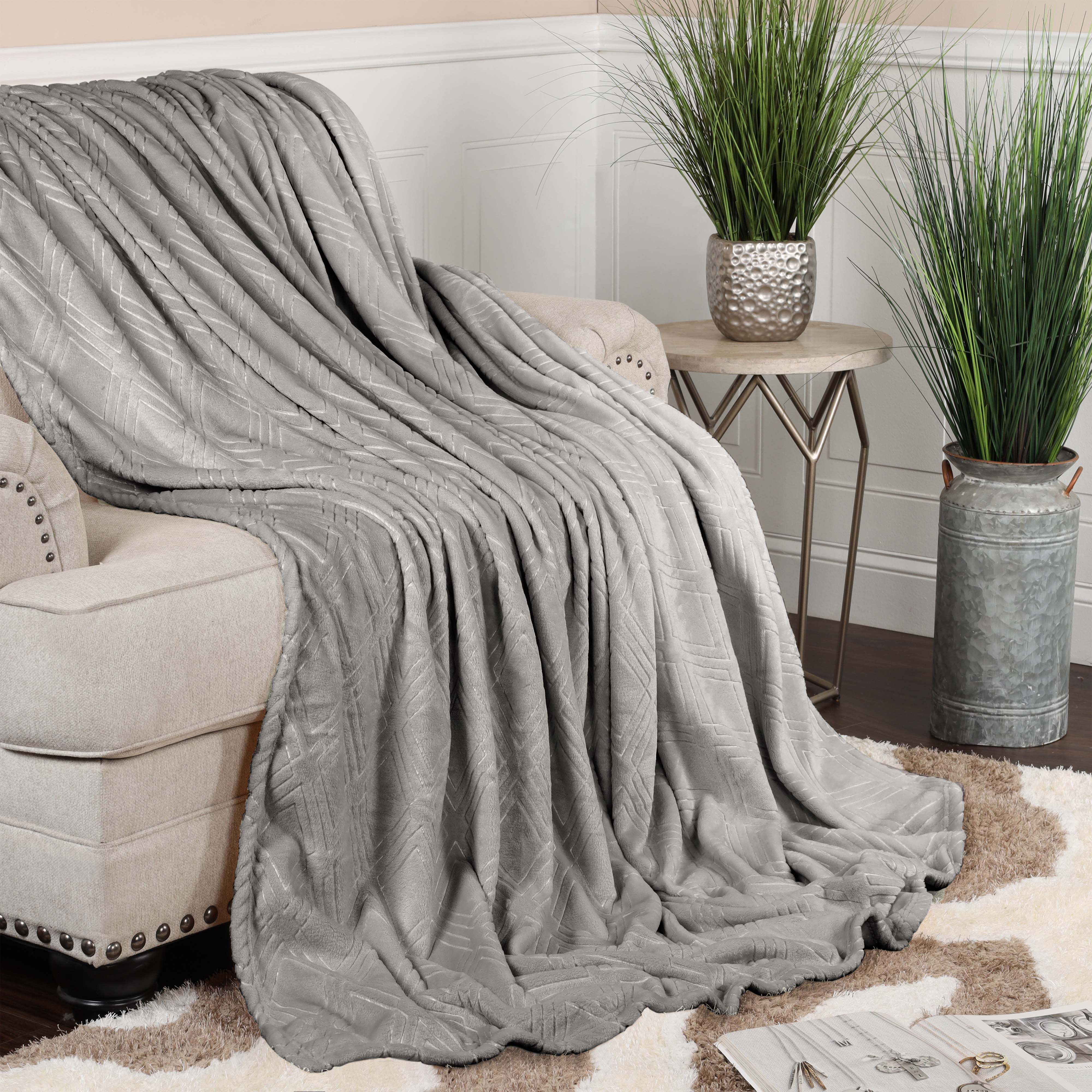 Premium Alaska Diamond Plush Fleece Blanket - Ultra Soft & Cozy Throw for Bed, Sofa, and Travel - Warm Winter Blanket for Home, Office, and Camping