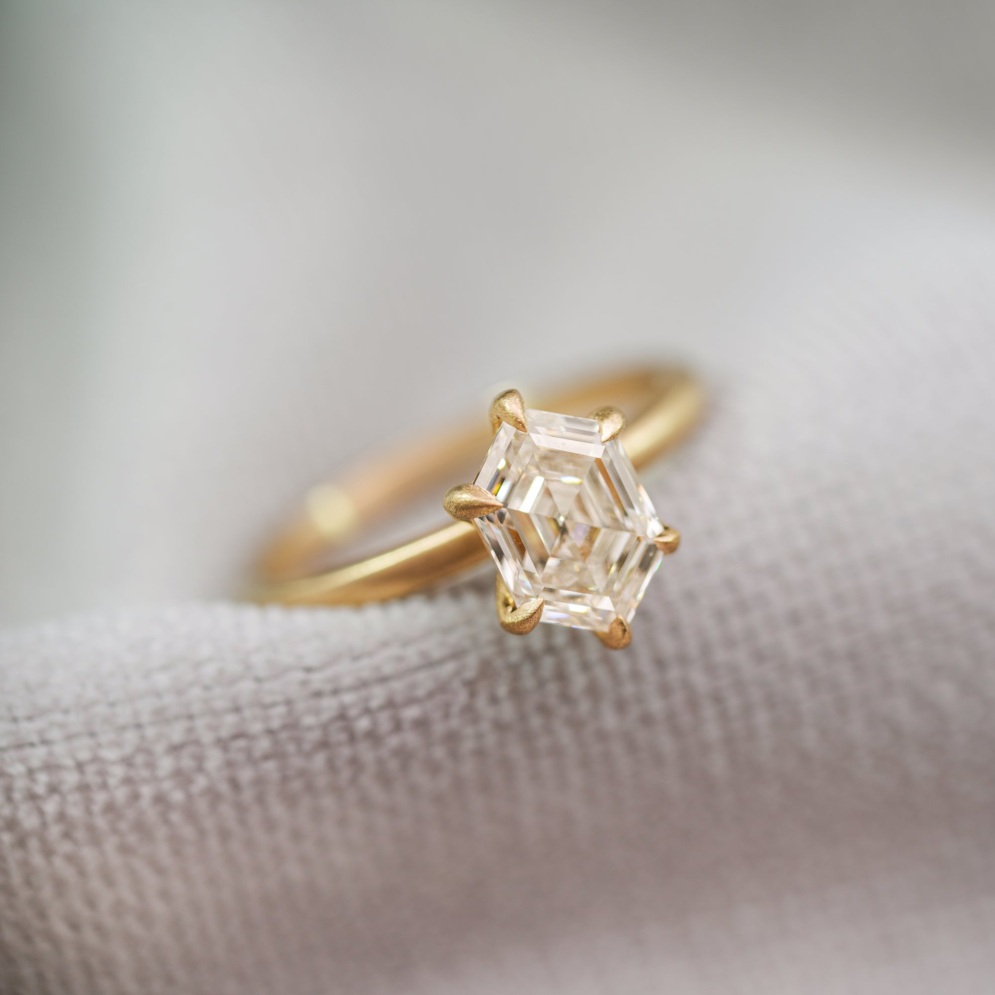 Elegant Elongated Hexagon Solitaire Engagement Ring - Perfect for Proposals, Anniversaries & Special Occasions