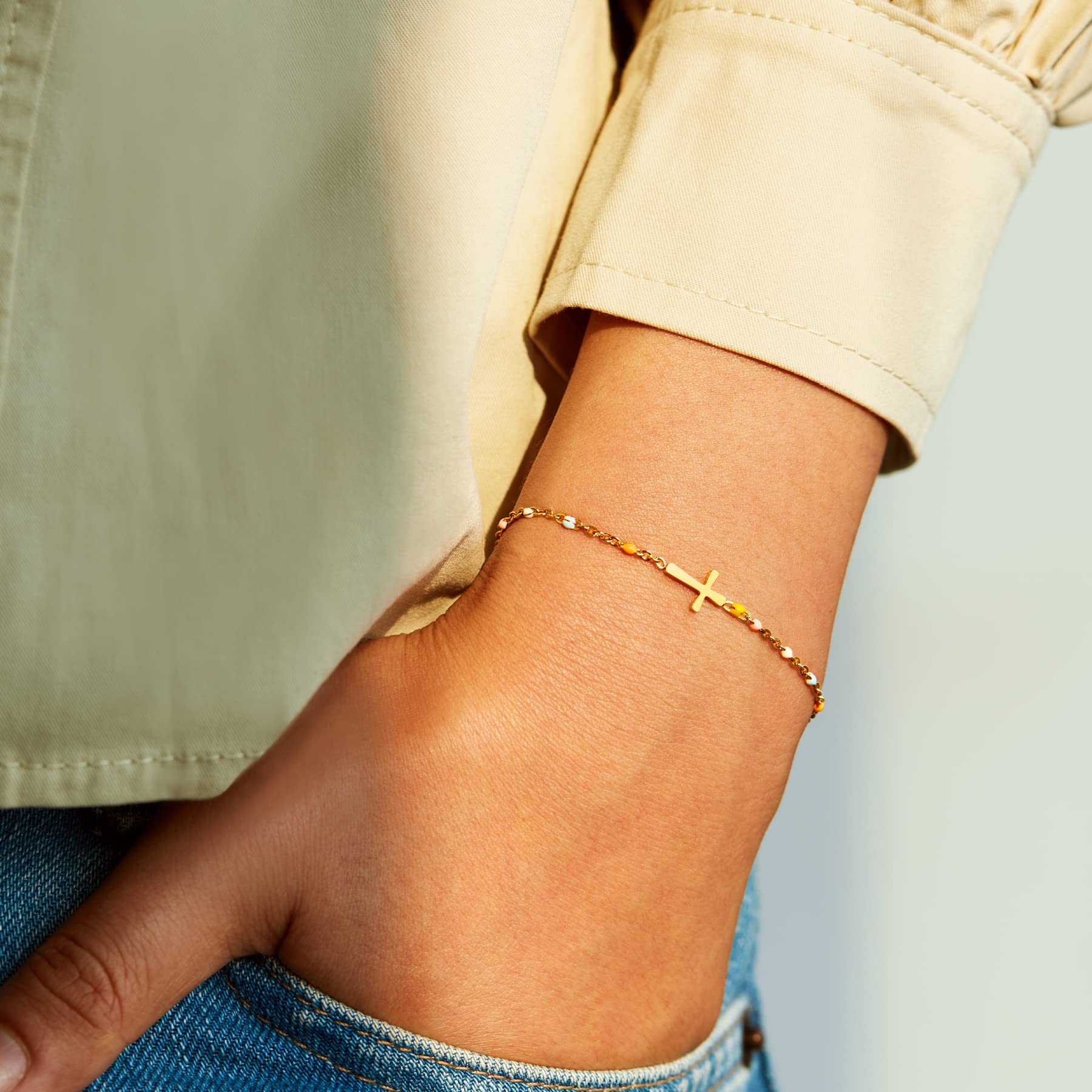 STORYJEWELLERY Christian Cross Bracelet for Women - Religious Jewelry Gifts for Baptism, Confirmation & Easter - Inspirational Present for Sister, Daughter & Friend - Perfect for Church, Prayer & Daily Encouragement