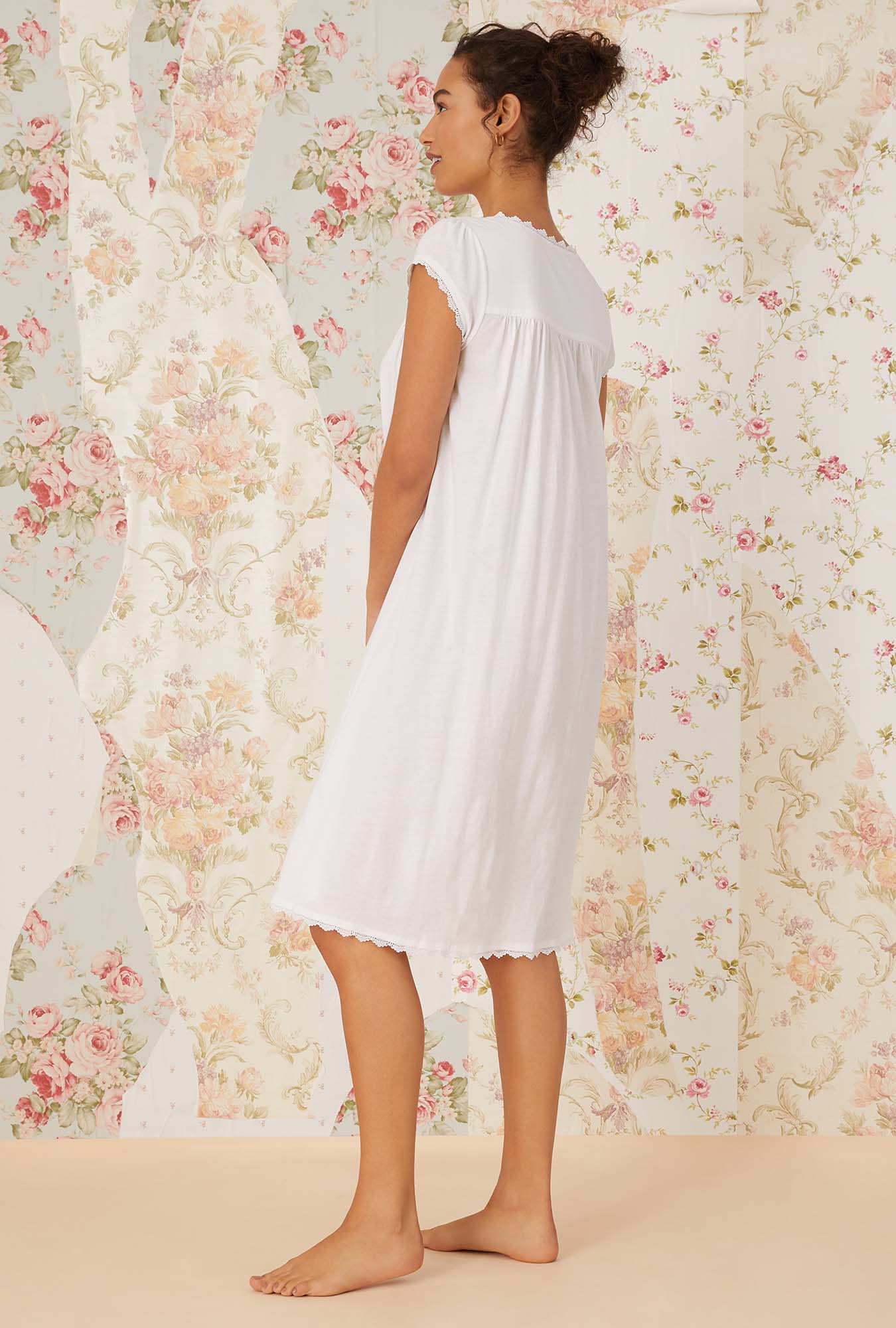Villa Blanca Waltz Knit Nightgown - Women's Elegant Lace Trim Sleepwear for Comfortable Nights & Romantic Evenings | Perfect for Bedtime, Honeymoon & Anniversary Gifts