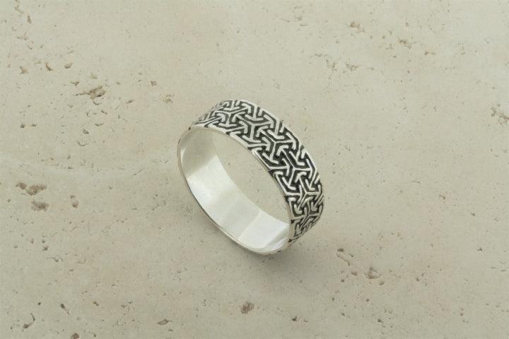 Geometric Silver Band Ring for Women - Elegant Minimalist Jewelry for Everyday Wear, Gift Giving & Special Occasions