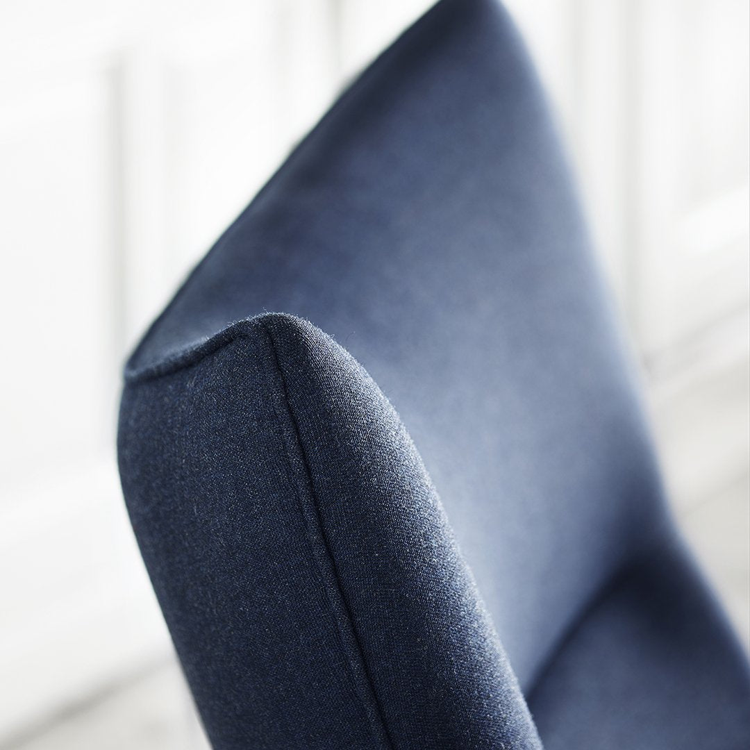 CH445 Wing Chair - Classic Comfortable Upholstered Accent Chair for Living Room, Bedroom & Office - Perfect for Reading, Relaxing & Home Decor