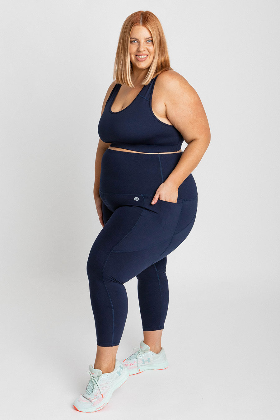 Training Pocket Move 7/8 Legging in Navy - High-Performance Workout Leggings for Yoga, Running & Gym