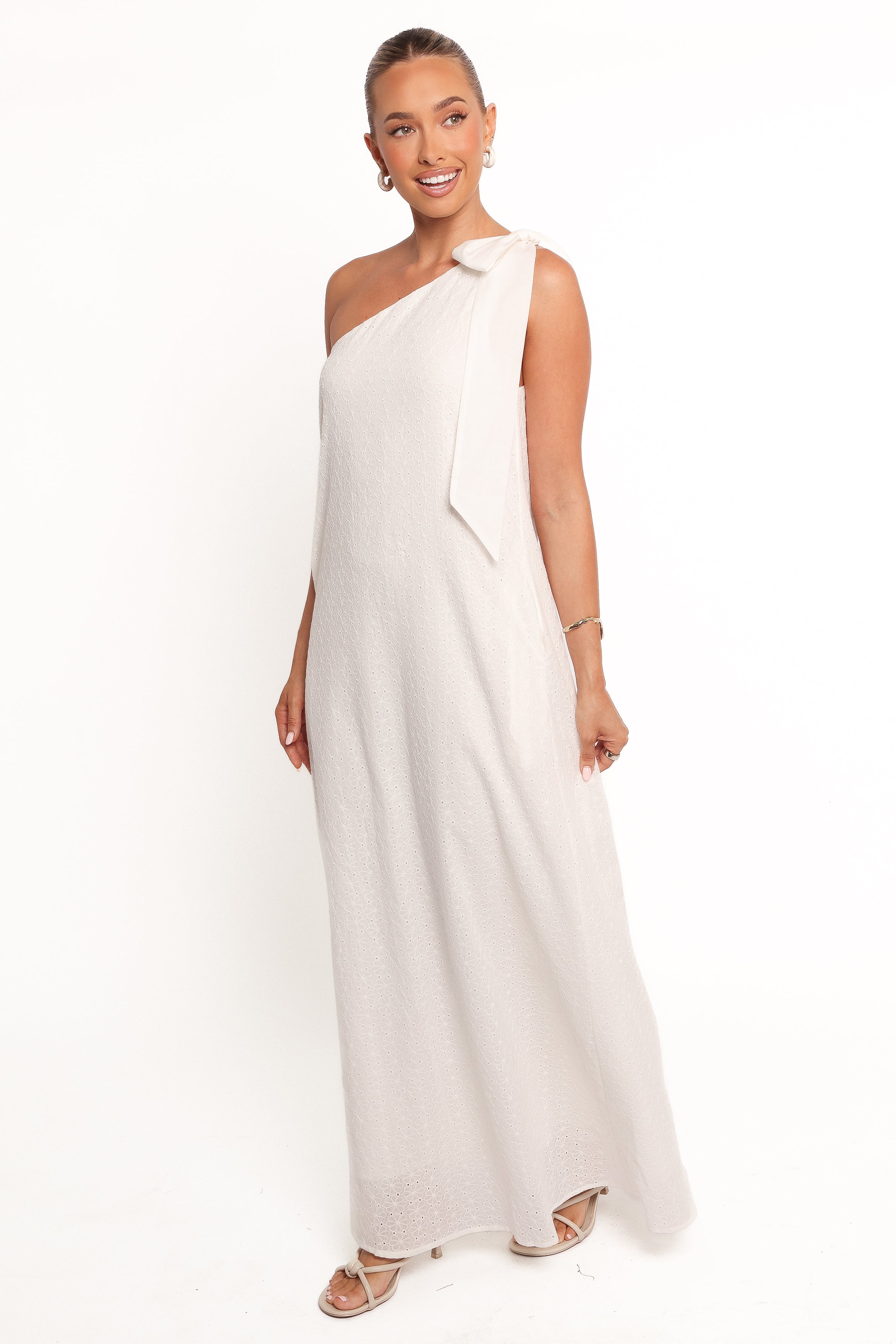 Georgina Maxi Dress for Women - Elegant White Long Flowy Summer Dress for Beach, Wedding & Party | Comfortable & Stylish Casual Wear