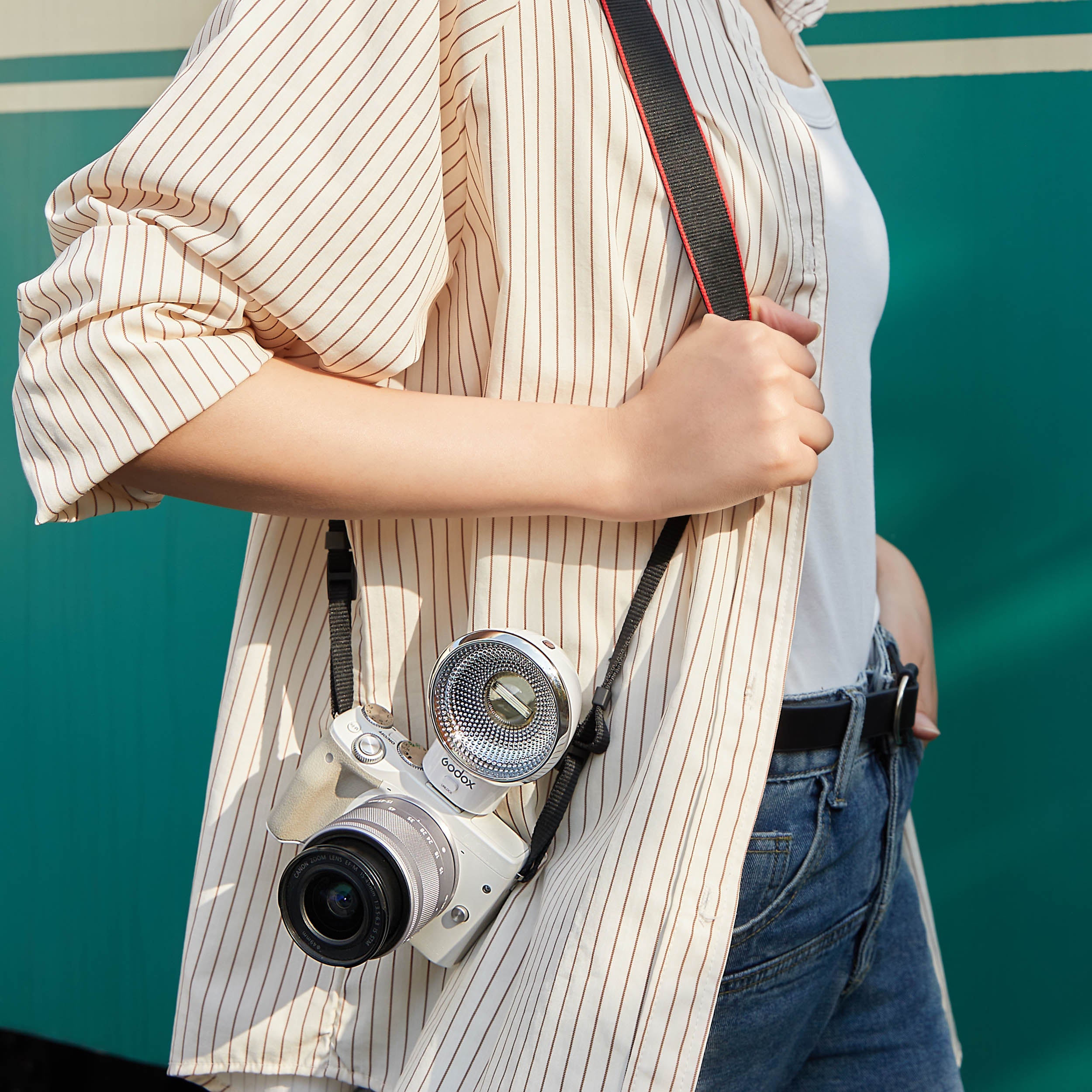 Vintage Style Speedlite Flash for DSLR Cameras - Retro Elf Flash with High Power Output for Photography, Studio & Night Shoots