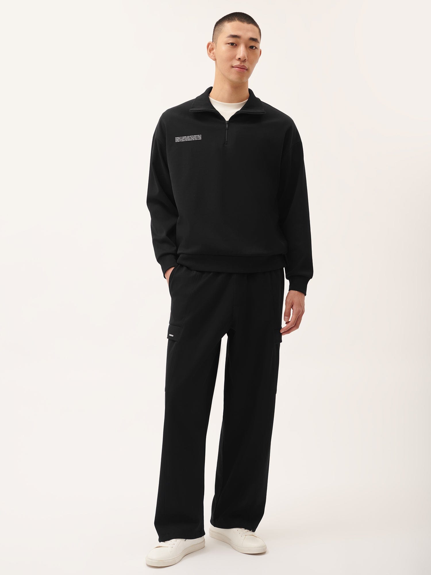 **Men's DNA Double Jersey Cargo Pants - Black | Comfortable & Stylish Casual Wear for Outdoor Activities & Travel**
