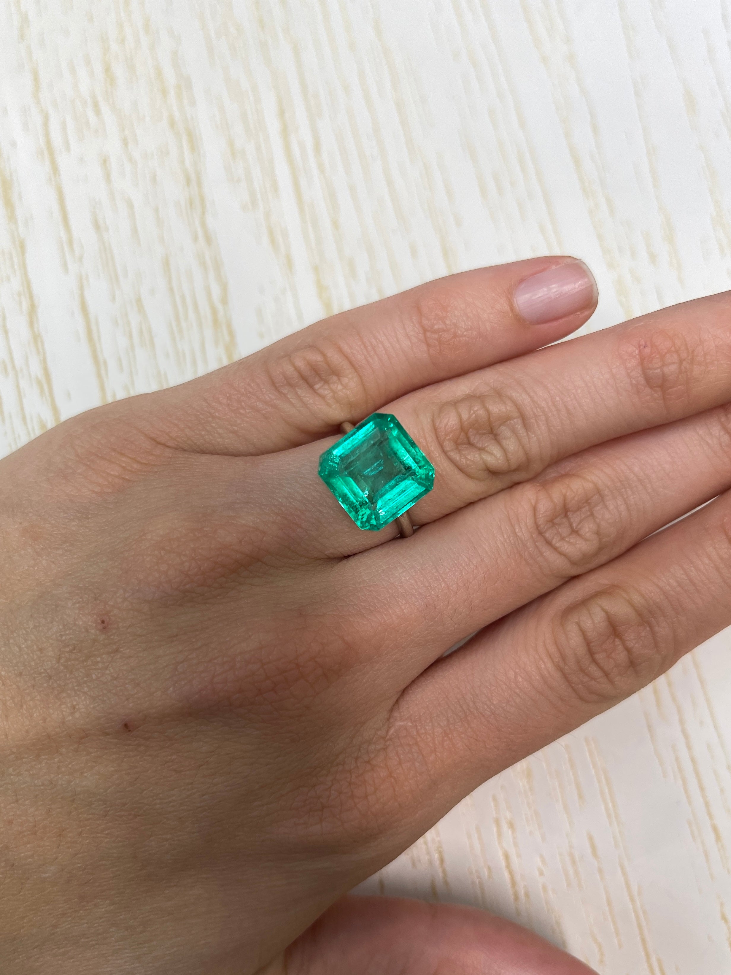 8.81 Carat Natural Colombian Emerald - 12.5x12.5mm Glowing Green Asscher Cut Loose Gemstone for Jewelry Making, Engagement Rings & Luxury Collections