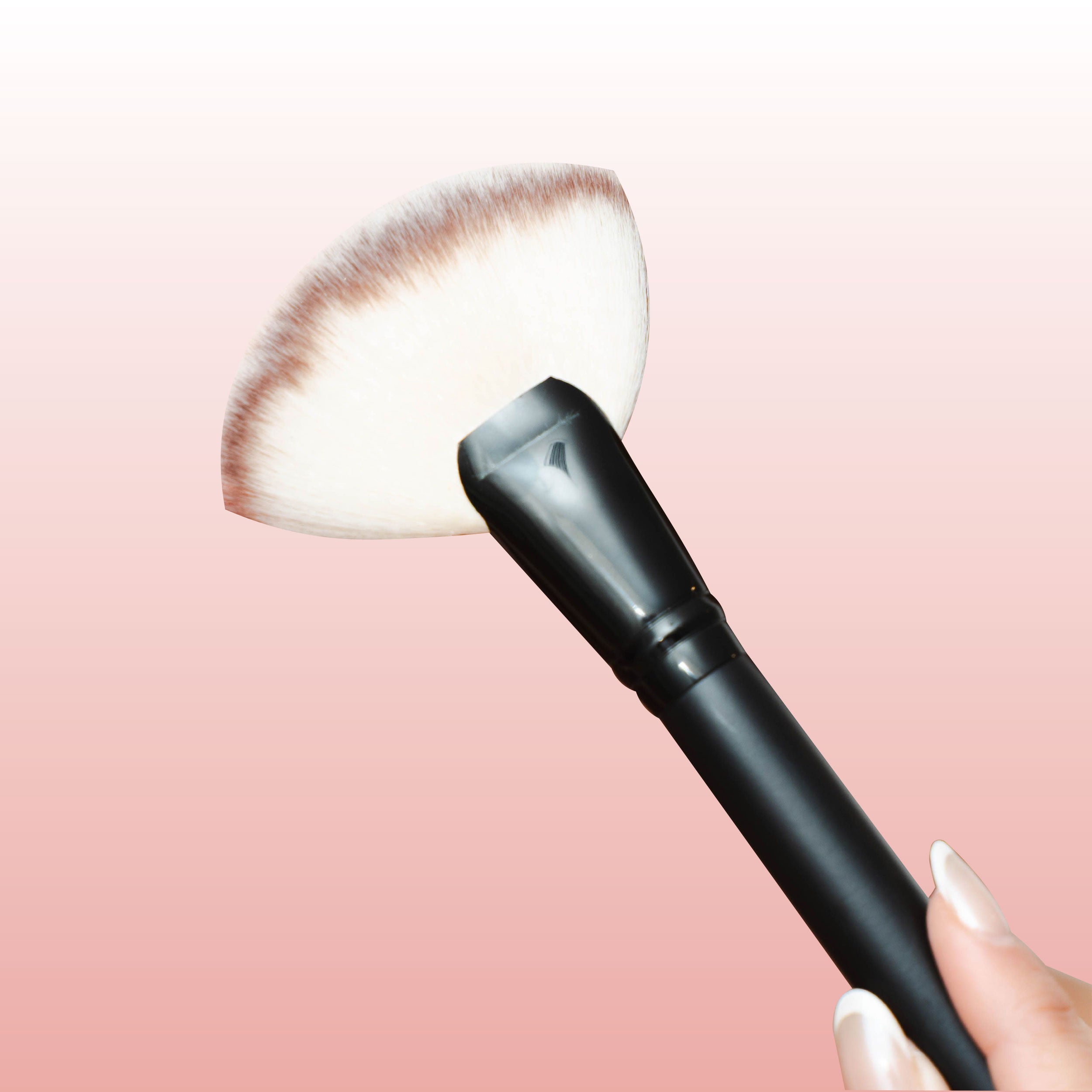 Glow Fan Brush for Makeup - Soft Bristles for Flawless Highlighter & Blush Application | Perfect for Contouring & Professional Makeup Looks