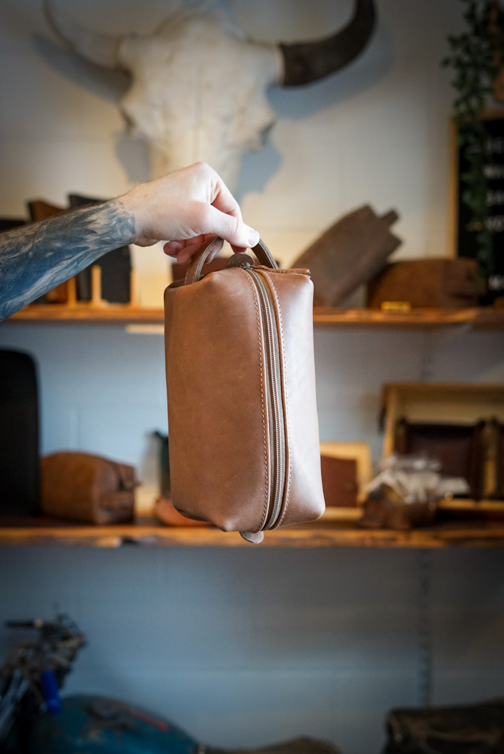 Waterproof Travel Toiletry Bag for Men & Women - Hanging Cosmetic Organizer with Multiple Pockets, Perfect for Gym, Camping & Airplane Trips