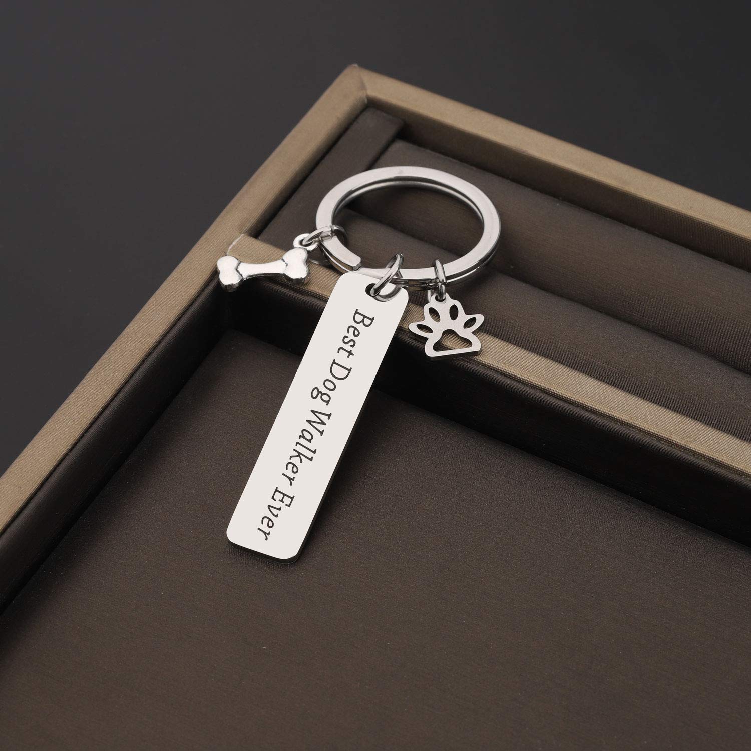 Best Dog Walker Ever Keychain - Personalized Dog Sitter Appreciation Gift for Dog Walking Professionals | Perfect for Thank You Gifts, Farewell Presents & Pet Care Recognition