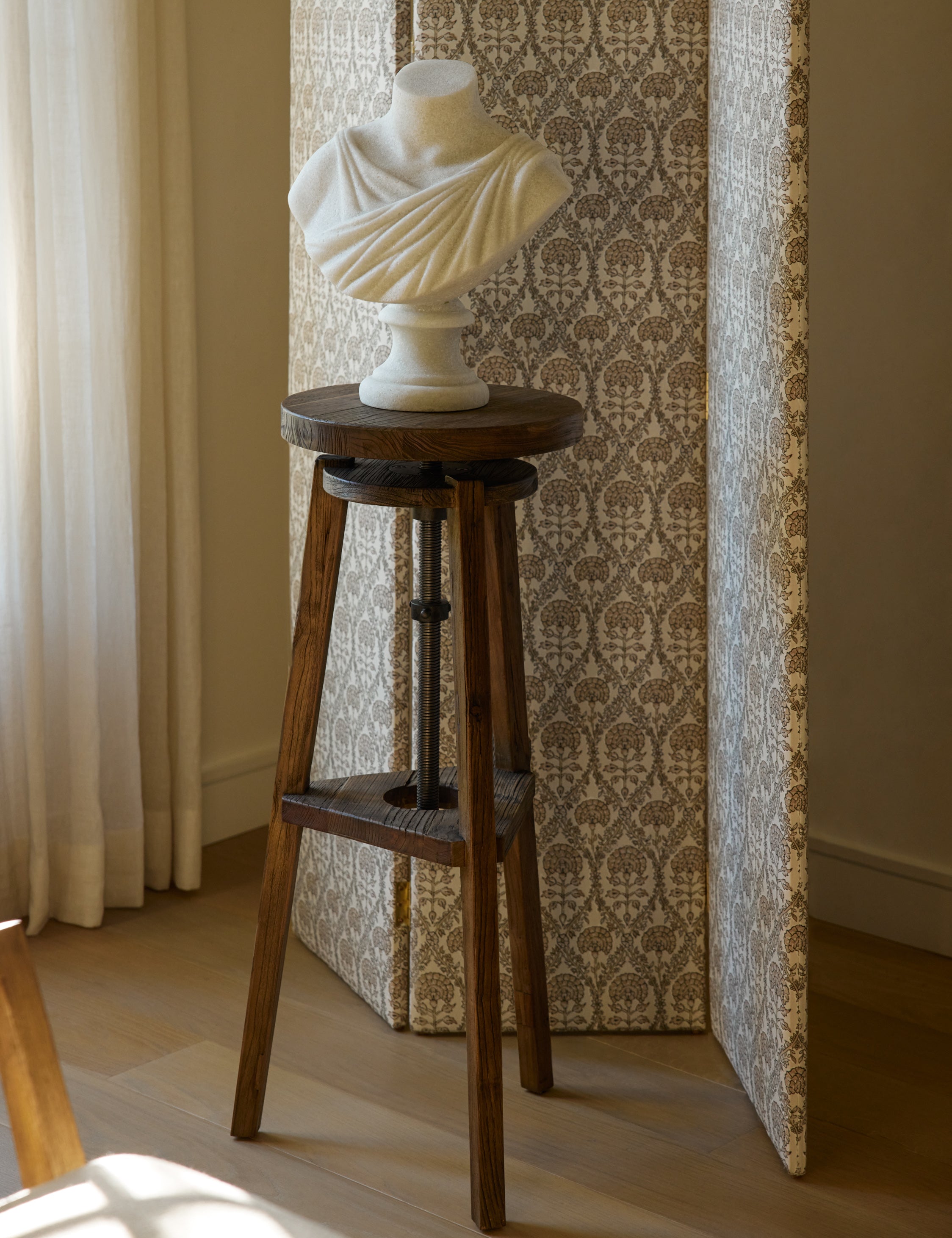 Beaufort Room Divider - 6-Panel Folding Privacy Screen for Home & Office - Perfect for Room Separation, Decoration, and Creating Private Spaces