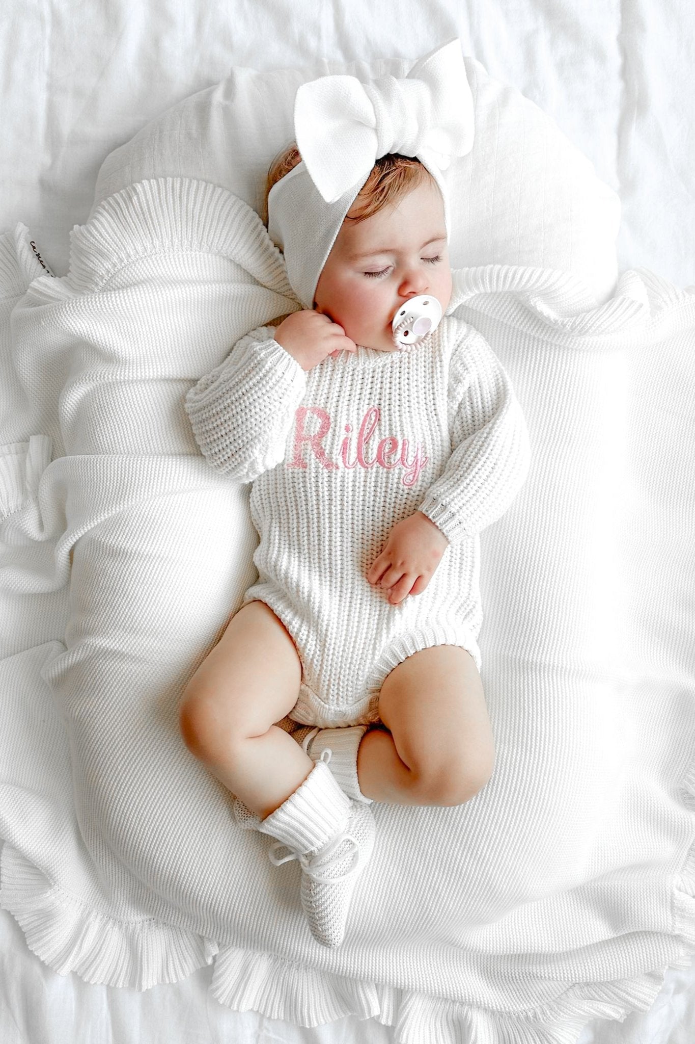 Soft Ruffle Knitted Blanket - Cozy Marshmallow Textured Throw for Bed, Couch & Nursery - Perfect for Snuggling, Gifts and Home Decor