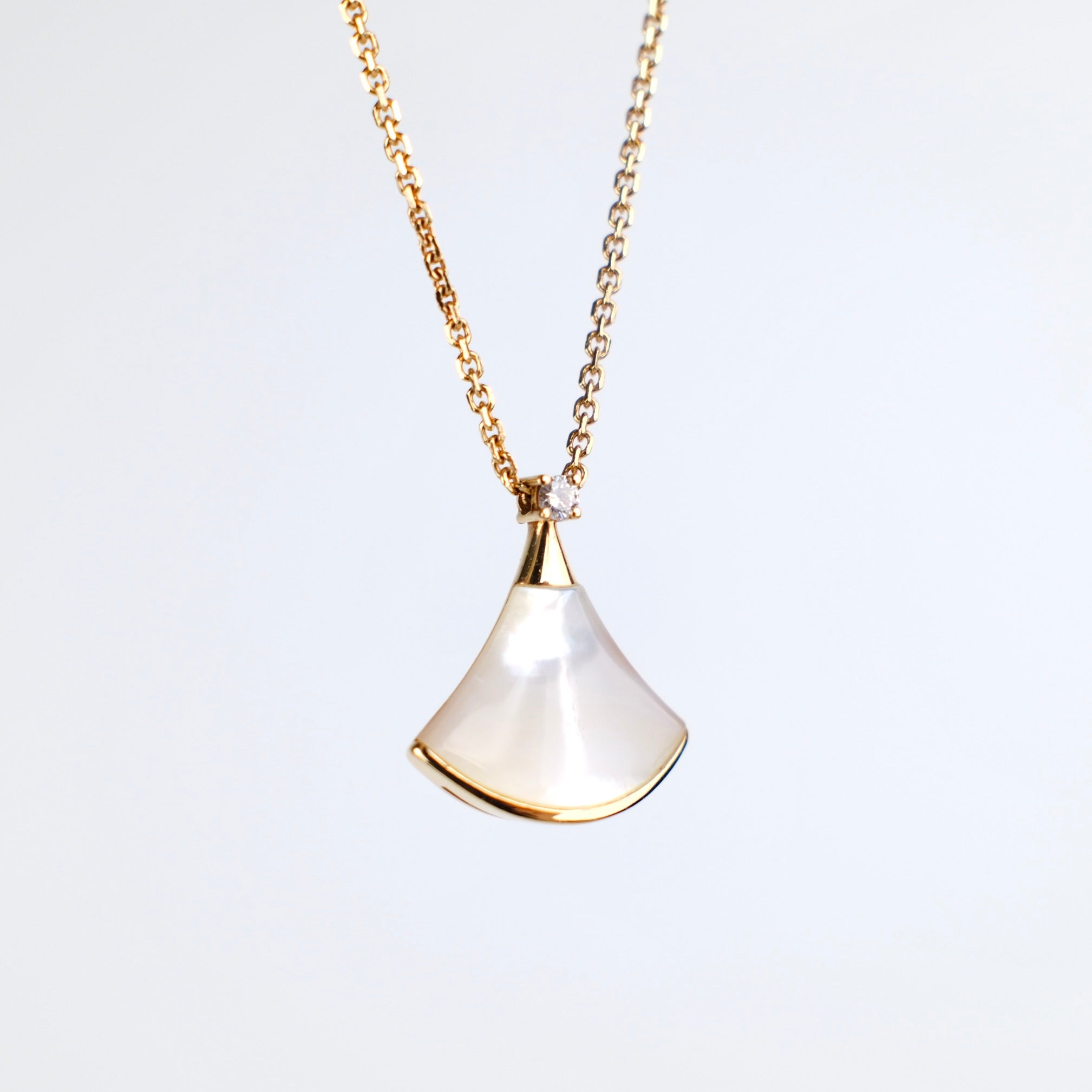 Bvlgari Diva Dream Necklace - 18K Rose Gold with Mother of Pearl Pendant | Elegant Jewelry for Women, Perfect for Weddings, Parties & Special Occasions