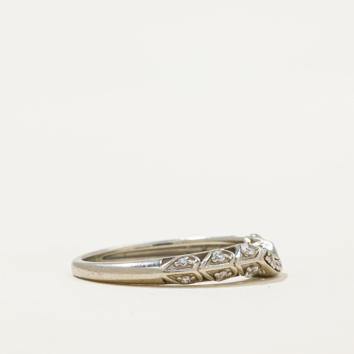 Diamond Textured Contour Ring - 0.12 Carat Total Weight (CTW) - Size 5 - Elegant Wedding Band & Anniversary Gift for Women