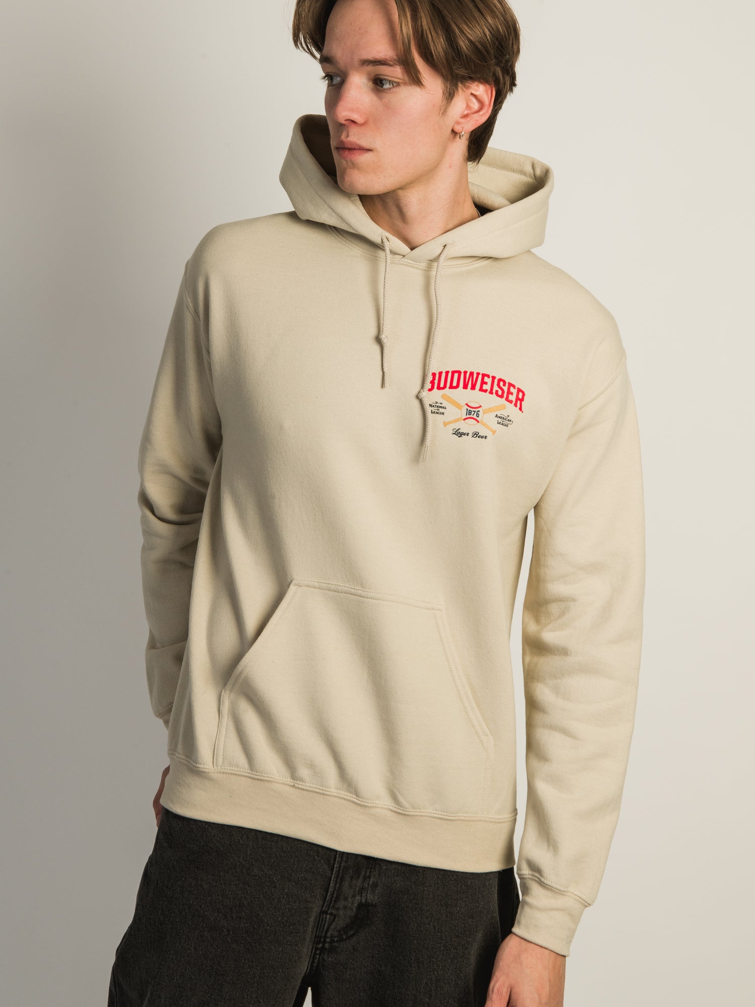 Budweiser Clydesdale Pullover Hoodie - Stylish & Comfortable Sweatshirt for Men & Women - Perfect for Casual Wear, Sports & Outdoor Activities