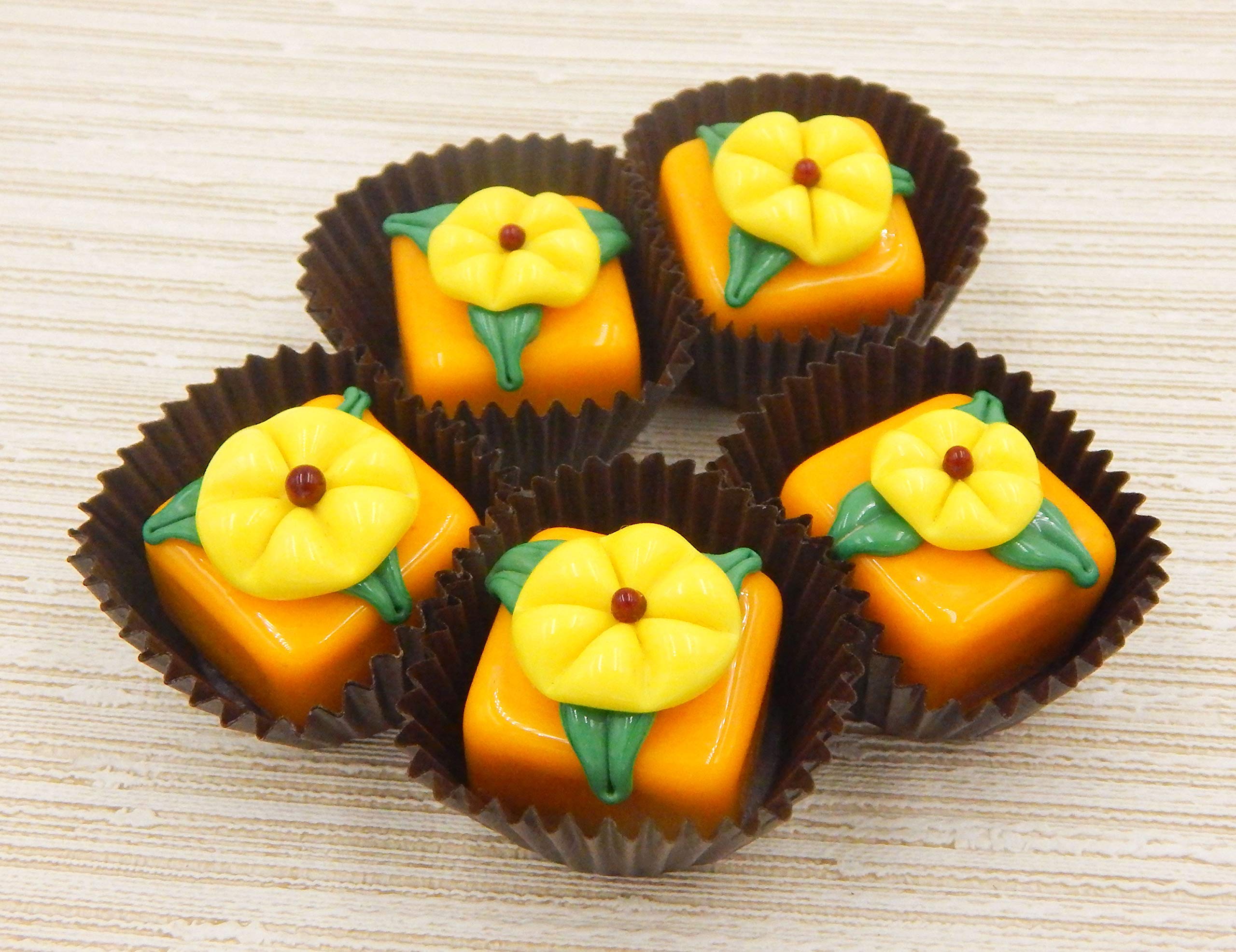 Handmade Glass Candy Chocolate Cube with Mango Flavor & Lemon Yellow Flower Decor - Perfect for Wedding Favors, Birthday Gifts & Party Treats
