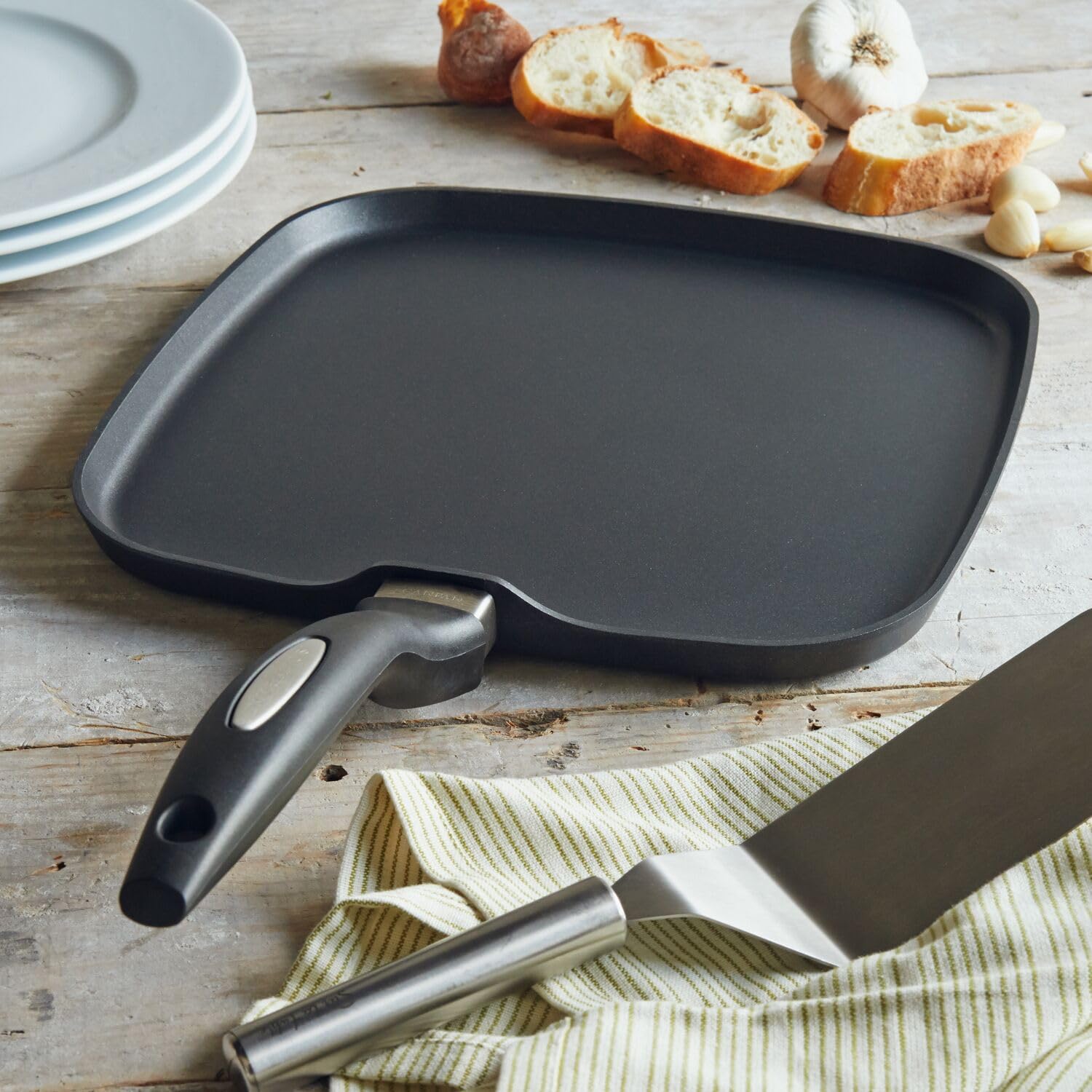Scanpan ES5 11-Inch Square Griddle Pan - Nonstick Black Ceramic Titanium Cookware for Perfect Pancakes, Burgers & Steaks - Ideal for Stovetop, Oven & Outdoor Cooking
