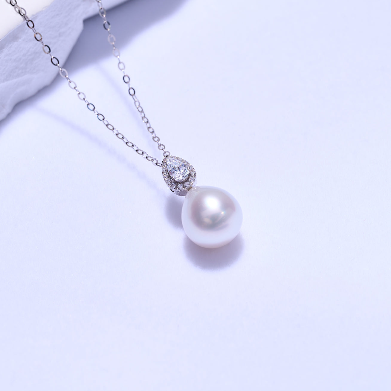 18K Solid Gold Australian White South Sea Pearl Necklace - Elegant & Timeless Jewelry for Women | Perfect for Weddings, Parties & Special Occasions