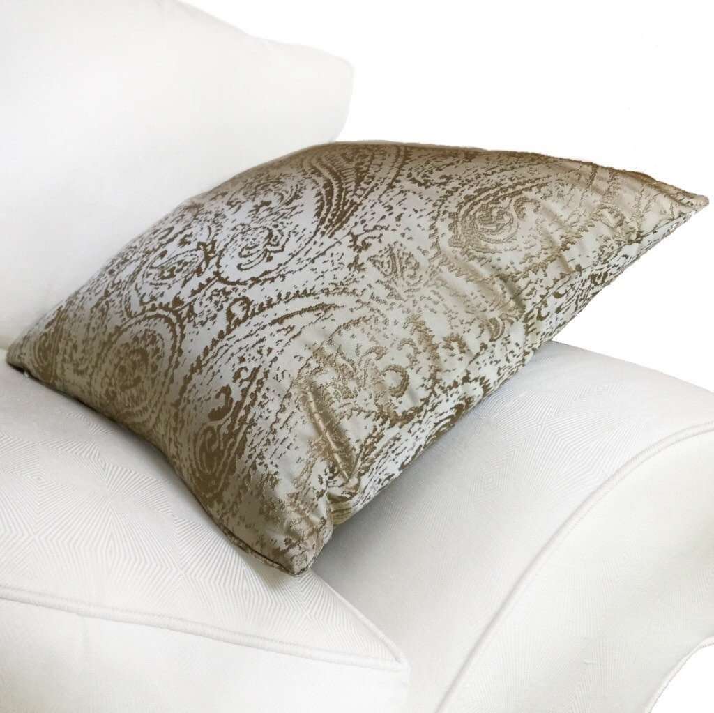 Metallic Gold Paisley Pattern Decorative Pillow Cover - Luxury Home Decor for Living Room, Bedroom & Sofa