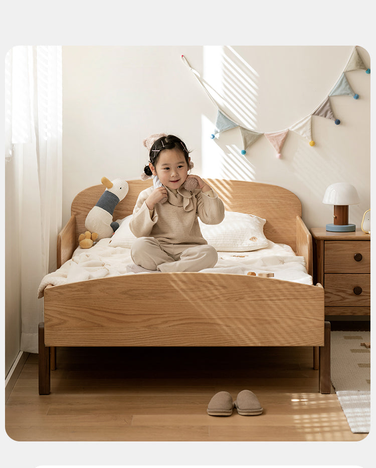 Expandable Solid Oak & Beech Wood Toddler Bed – Adjustable from 57in (145cm) to 80.7in (205cm) – Perfect for Growing Kids & Small Bedrooms