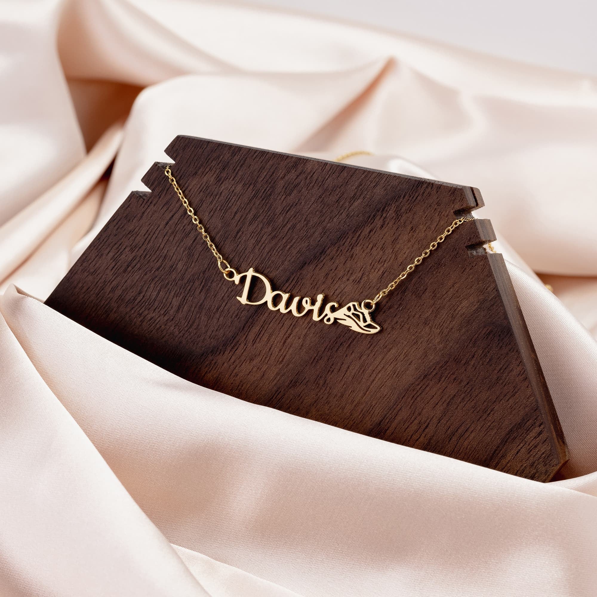 Personalized Sports Mom Necklace - Best Birthday Gift for Mom from Son - Soccer Mom Jewelry for Women - Perfect for Game Days & Special Occasions