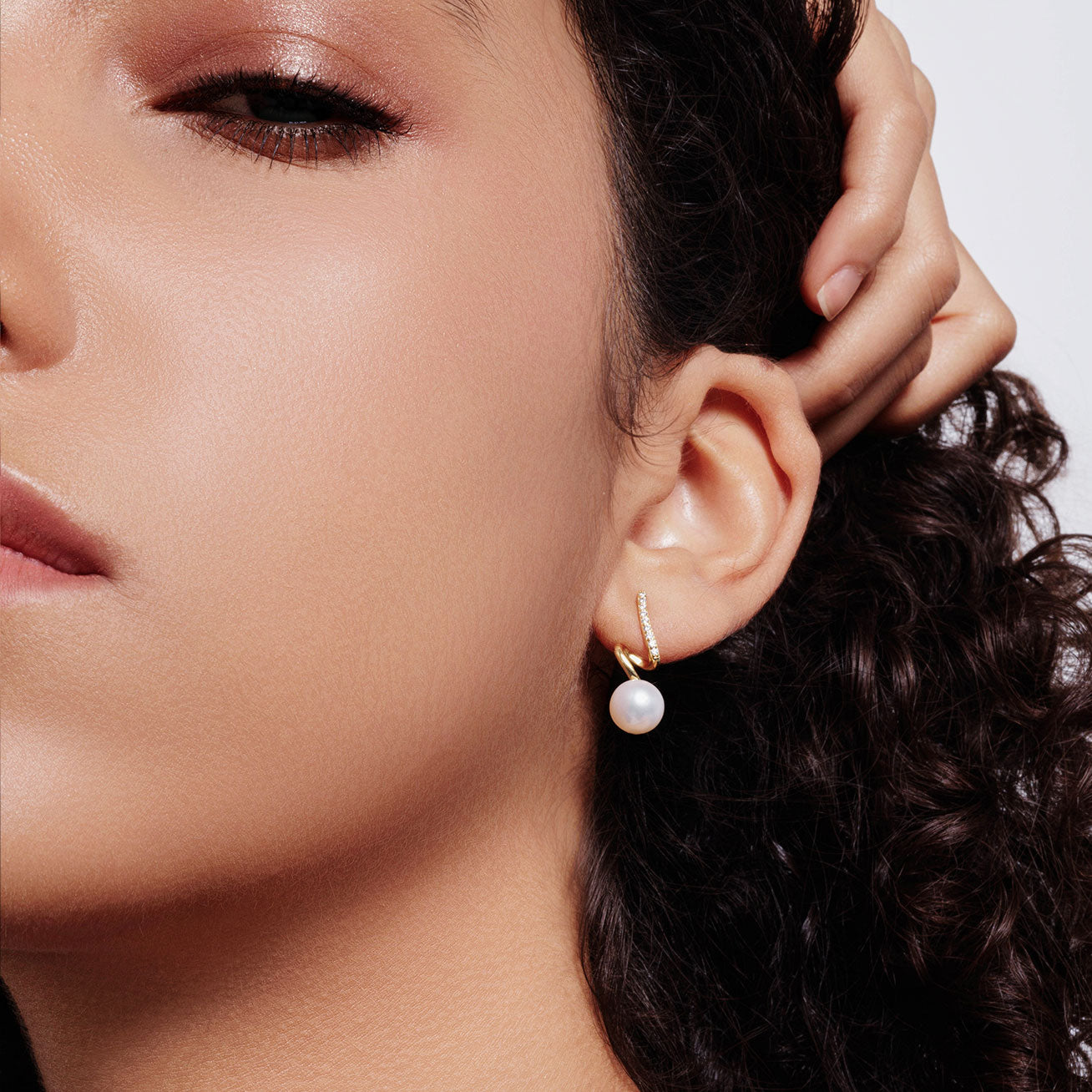 18K Solid Gold Diamond Akoya Hanadama Pearl Earrings KE00113 - Luxury Pearl Jewelry for Women, Perfect for Weddings, Anniversaries & Special Occasions