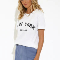 New York Graphic Tee for Men & Women - Trendy NYC Skyline T-Shirt - Casual Streetwear for Travel, Urban Fashion, and Everyday Wear