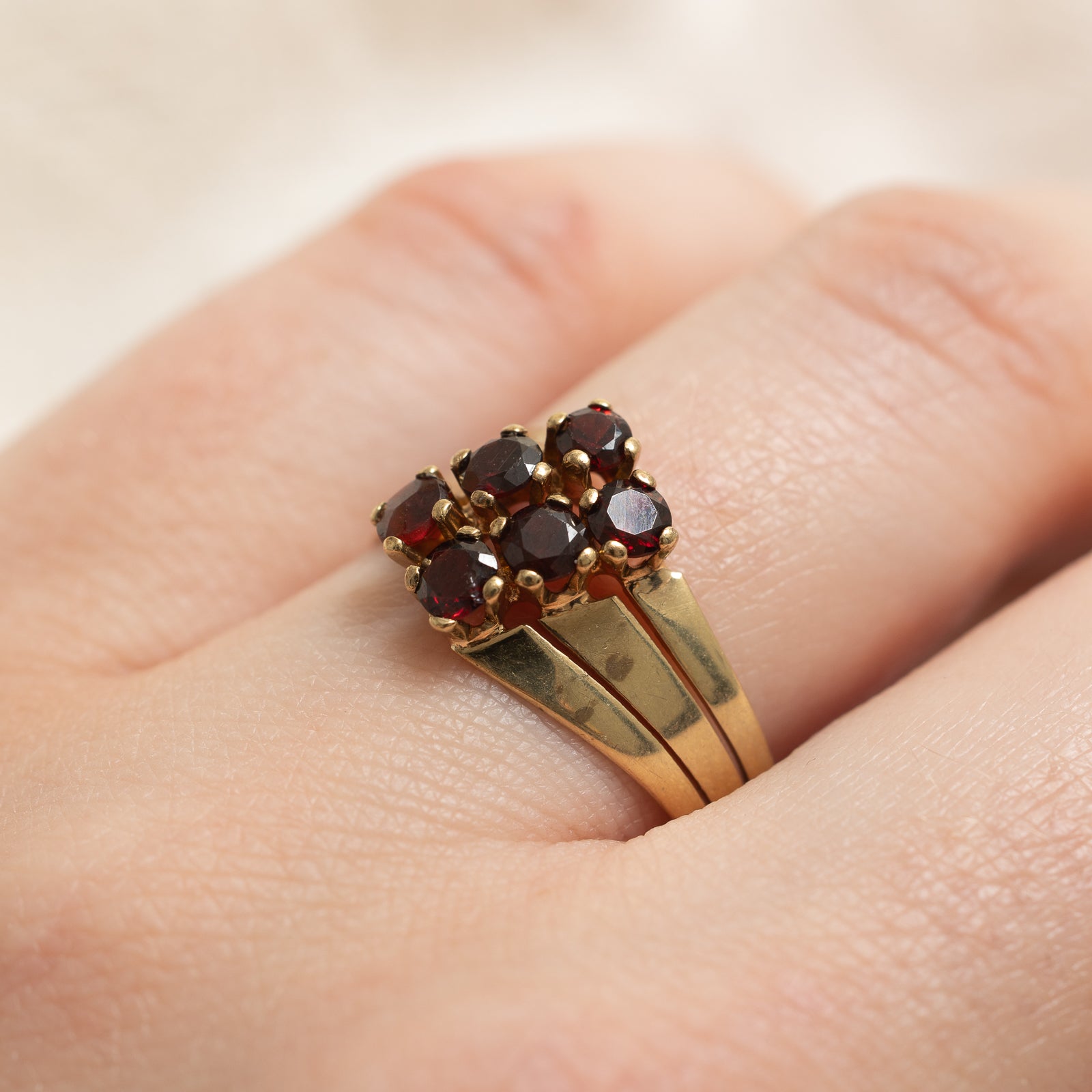 0.90ctw Genuine Garnet Sterling Silver Ring - Size 8.5 | Elegant Birthstone Jewelry for Women | Perfect Gift for Anniversary, Birthday & Valentine's Day