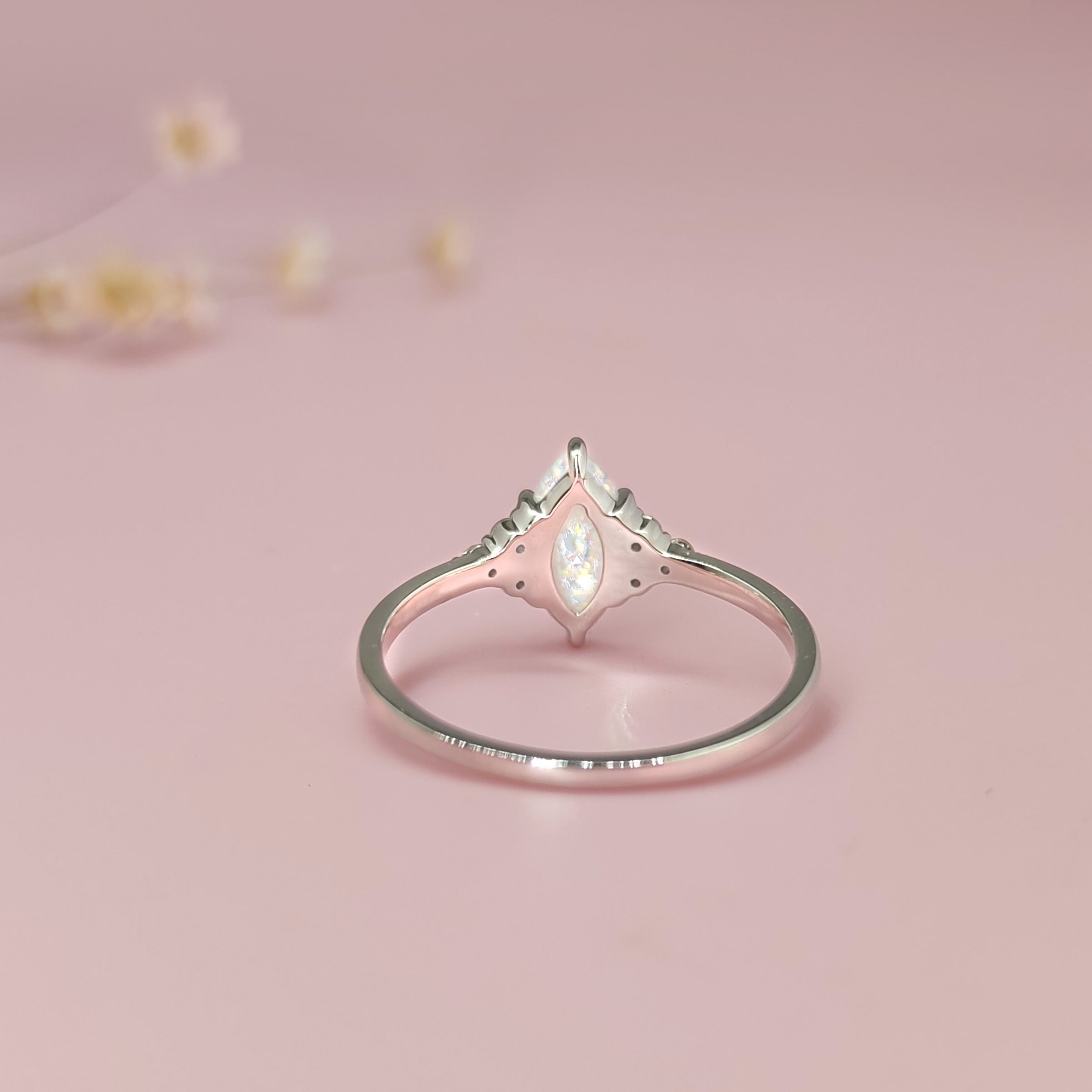 Blessing Beam Memorial Ashes Ring - Cremation Jewelry for Loved Ones | Keepsake Ring for Ashes | Perfect for Remembrance, Memorial Services & Everyday Wear