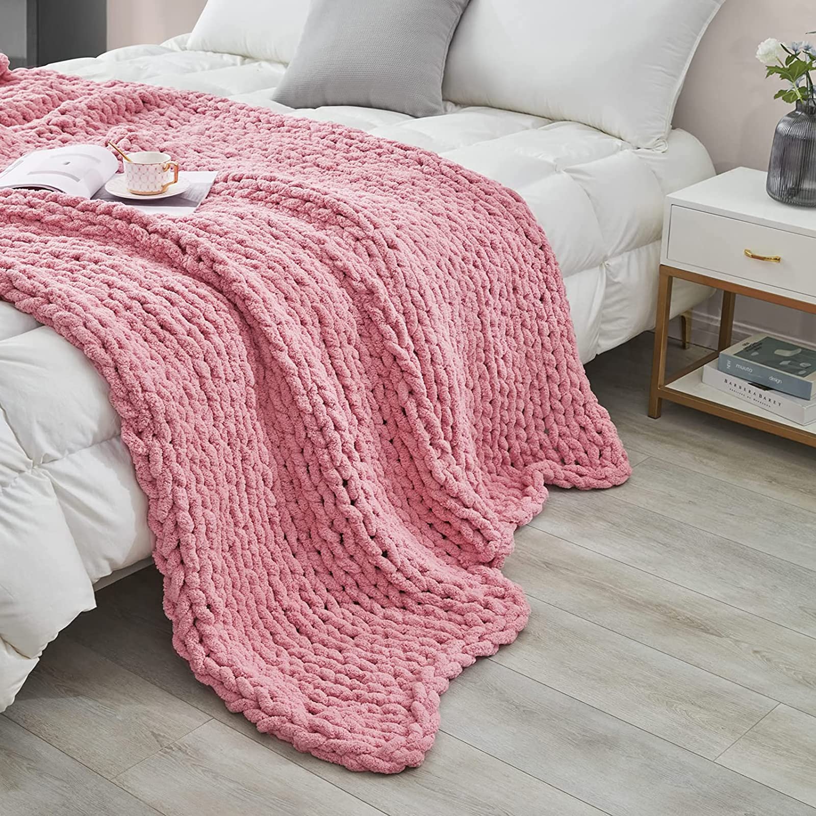 XYXH Super Soft Chunky Knit Blanket - Oversized Chenille Weighted Throw for Couch, Bed & Sofa - Cozy Knitted Blanket for Adults (150x150cm, Pink) - Perfect for Winter Nights, Movie Time & Home Decor