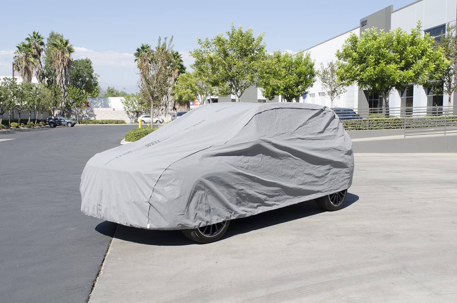 **WellVisors All-Weather Waterproof Car Cover for 2020-2025 Mercedes-Benz GLB-Class SUV - UV Protection, Dust & Snow Resistant - Perfect for Outdoor Parking & Long-Term Storage**