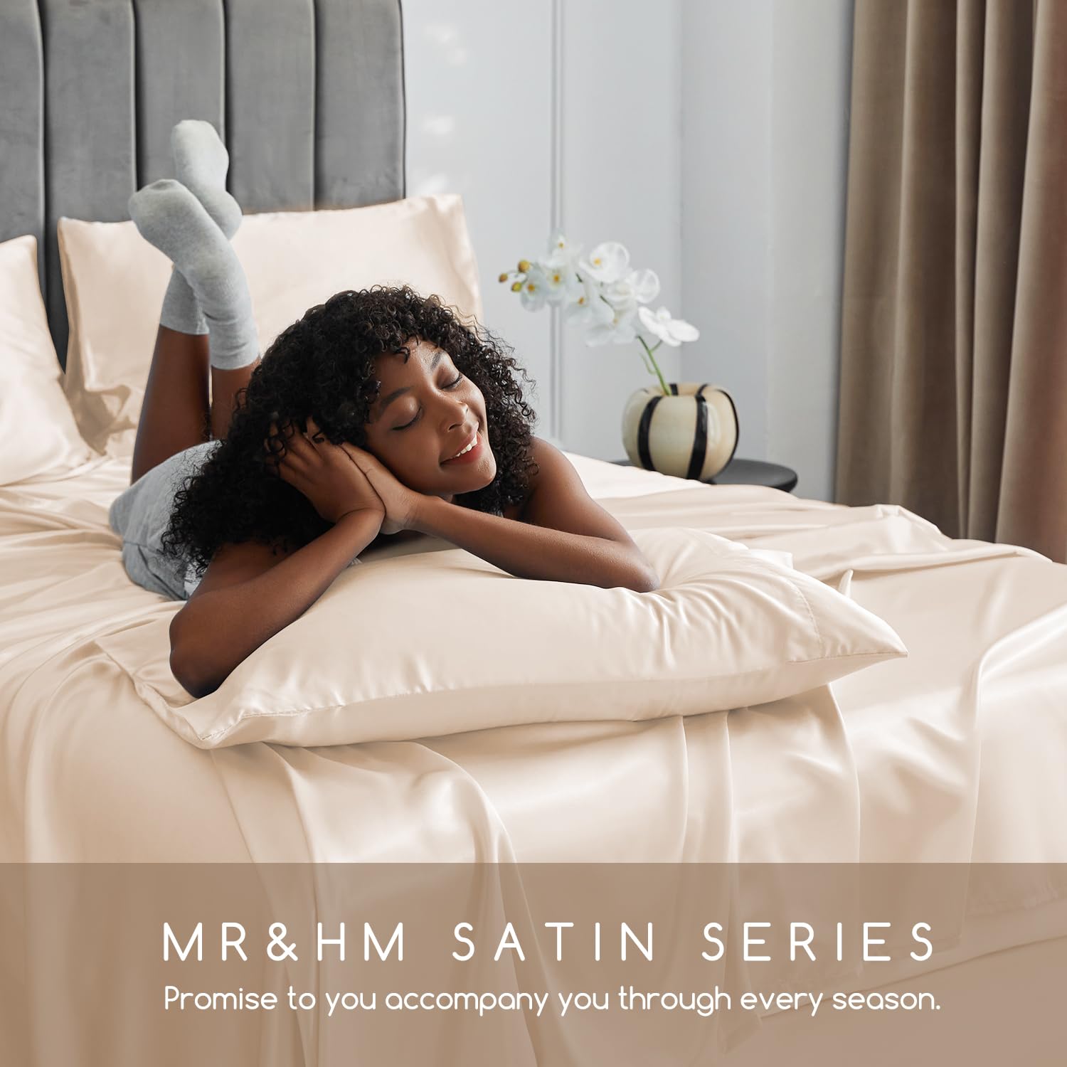 Luxury Satin Bed Sheets Set Queen Size - 4 Piece Silky Soft Bedding with 15