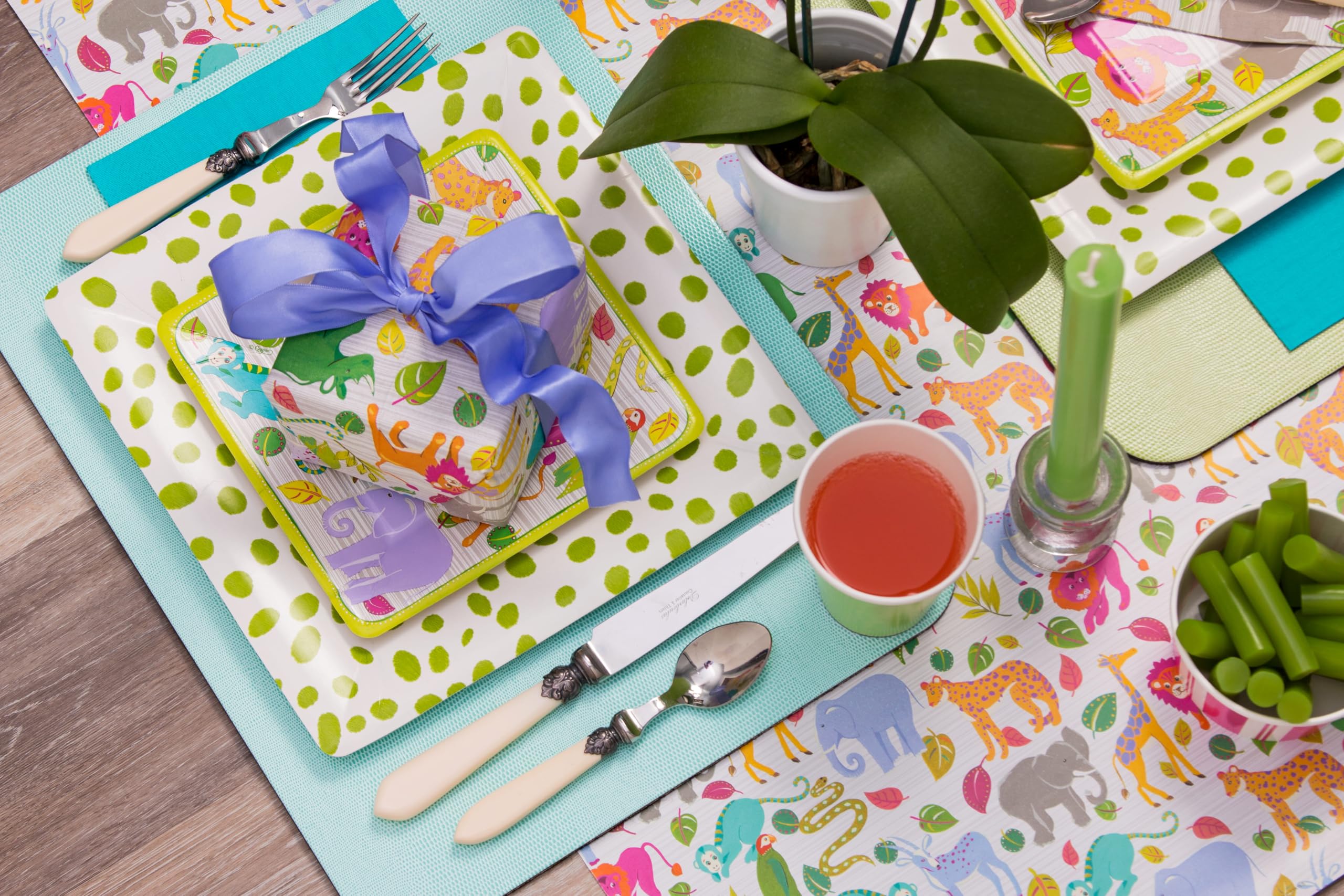 Eco-Friendly Green Square Paper Dinner Plates - 16 Pack | Perfect for Parties, Picnics & Casual Dining | Caspari Spots Design