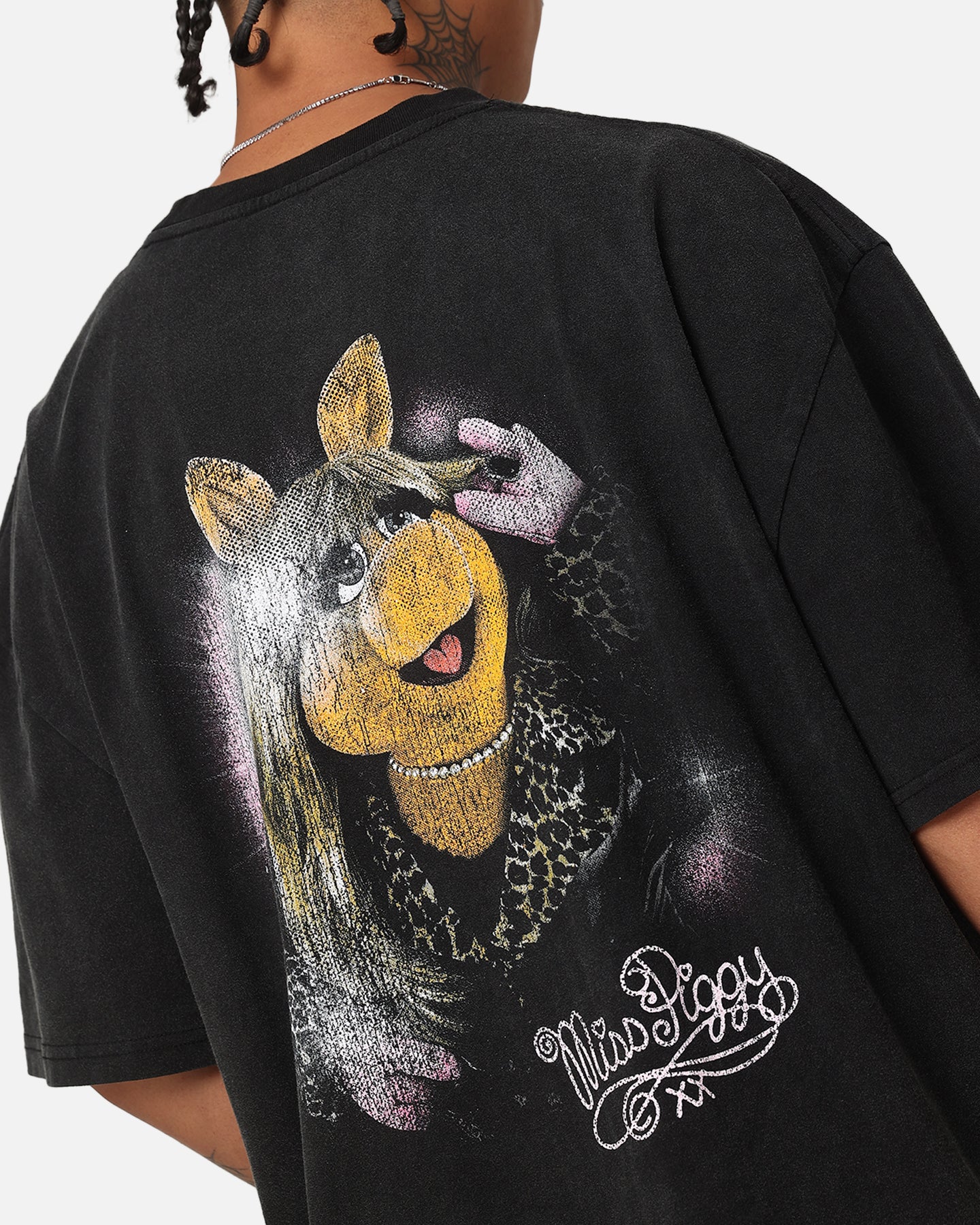 Vintage Disney The Muppets Miss Piggy Heavy Cotton T-Shirt - Black Retro Cartoon Tee for Women & Men - Perfect for Casual Wear, Cosplay, and Disney Fan Gifts