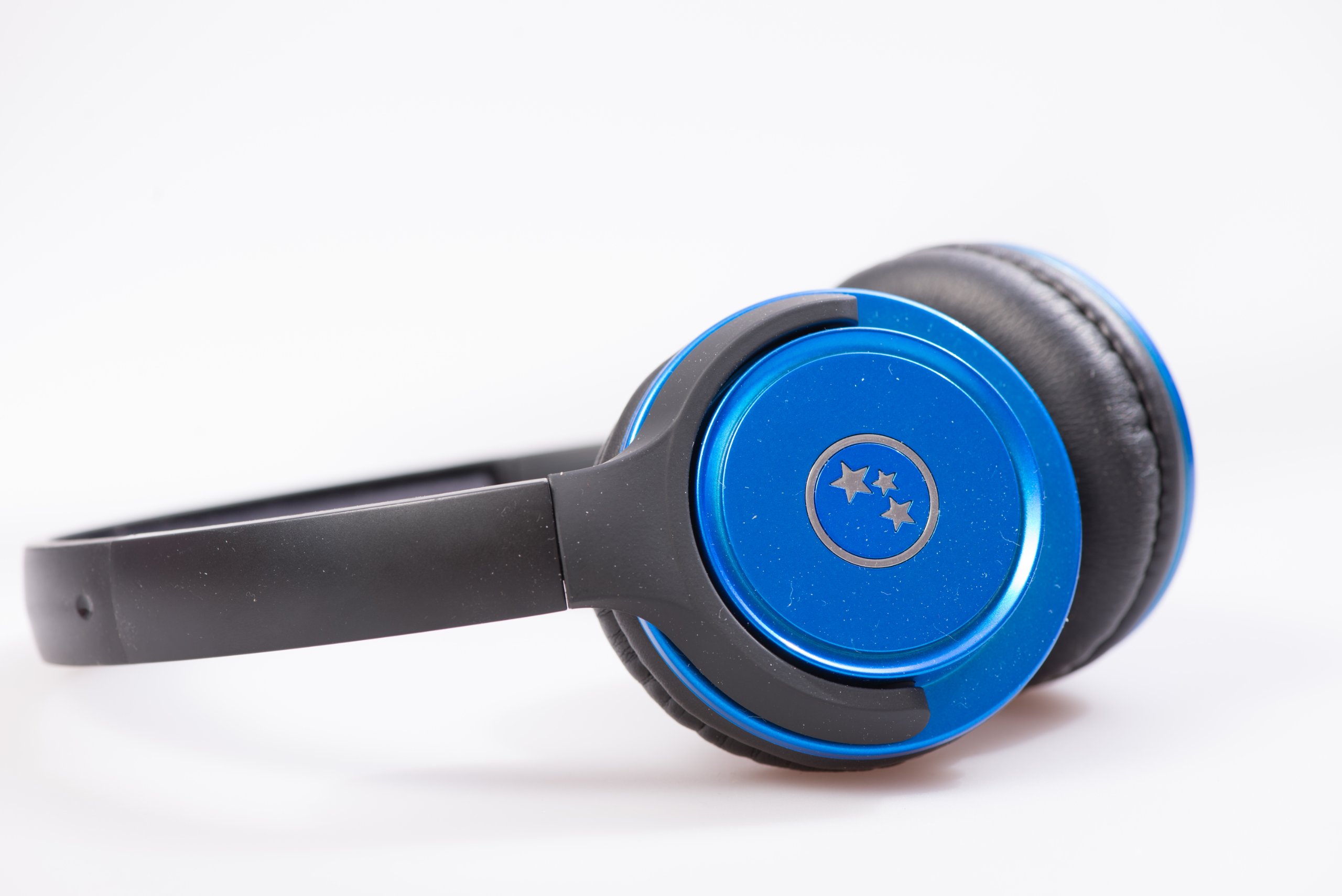 Universal Wired Headset with Noise Cancellation - Blue (Retail Packaging) - Perfect for Office Calls, Gaming & Online Classes