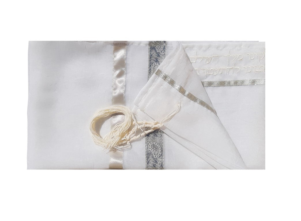 Elegant Silver Paisley Tallit for Women & Girls - Perfect for Bat Mitzvah Ceremonies & Jewish Prayer Shawl - Lightweight & Comfortable for Synagogue Services & Special Occasions