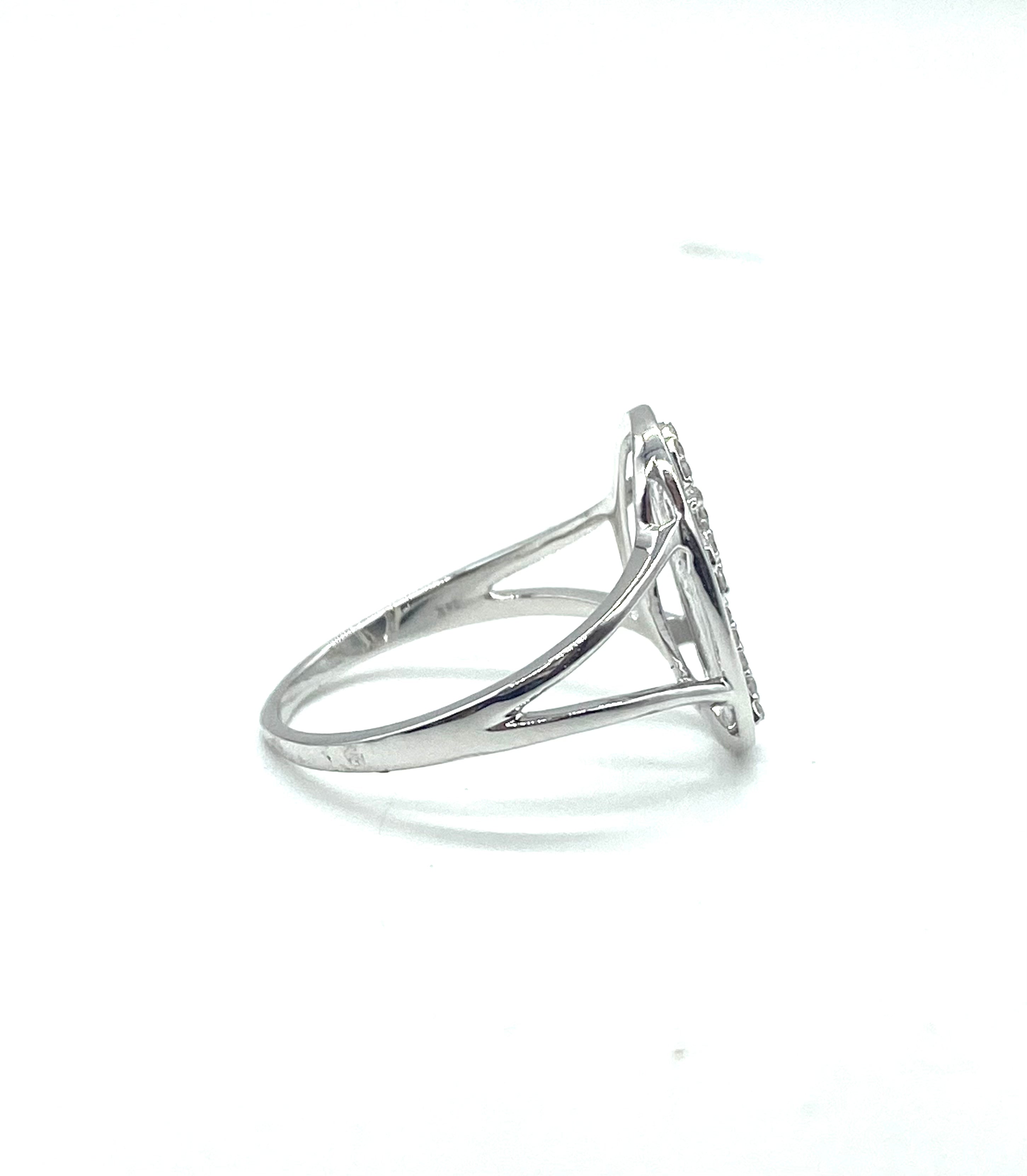 Exquisite Diamond Palm Tree Ring for Women - Elegant Tropical Jewelry for Beach Vacations, Summer Parties & Gift Giving